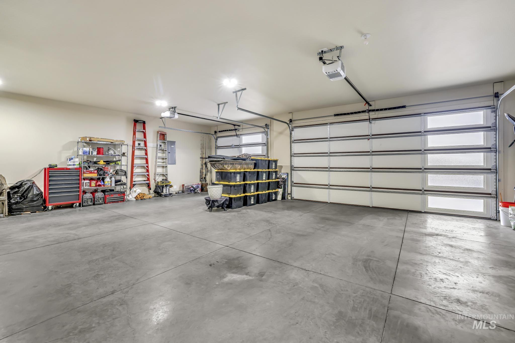 1529 Clear Creek Loop Property Photo 37