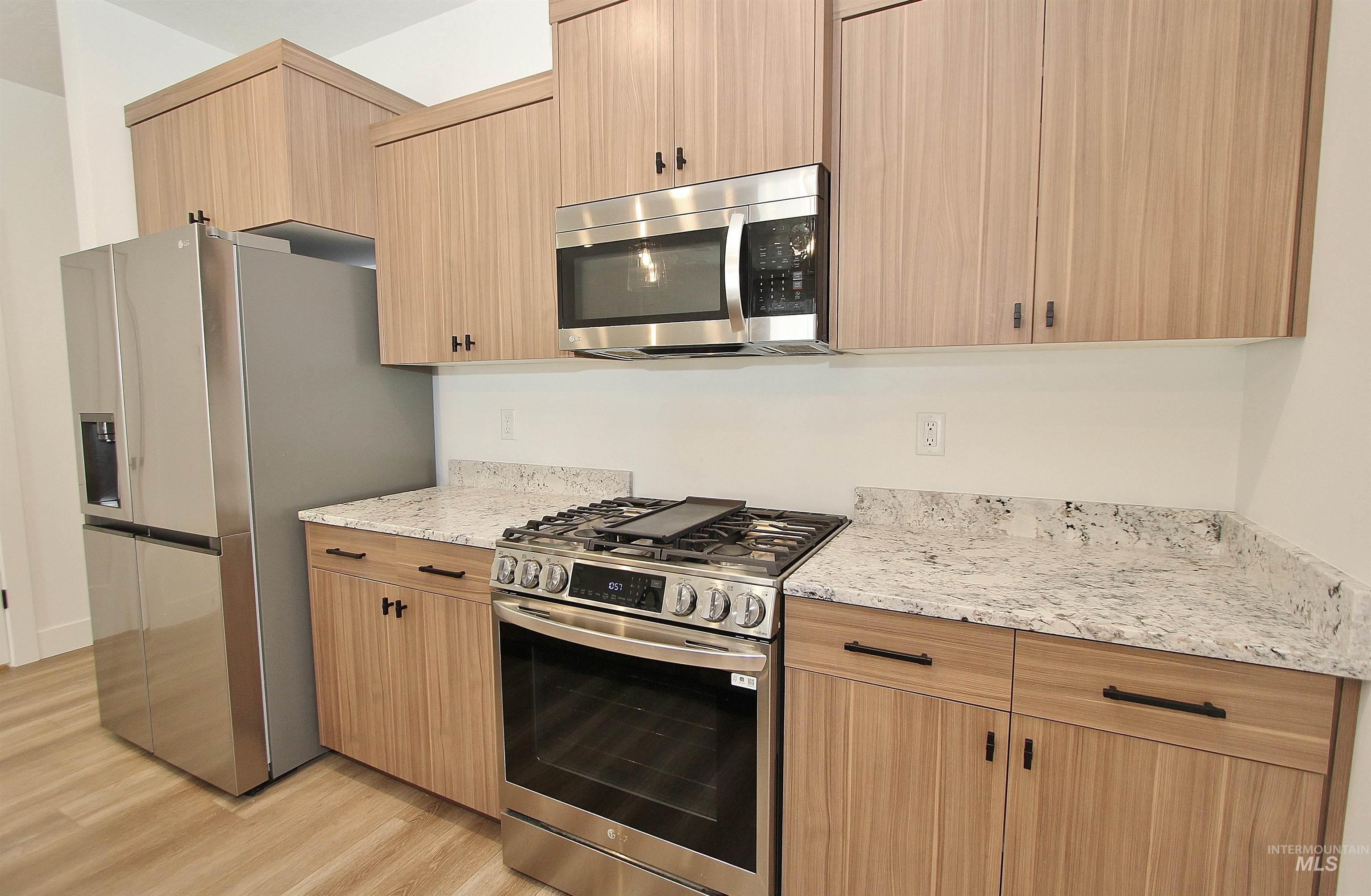 5044 E Woodward Ln Property Photo 8