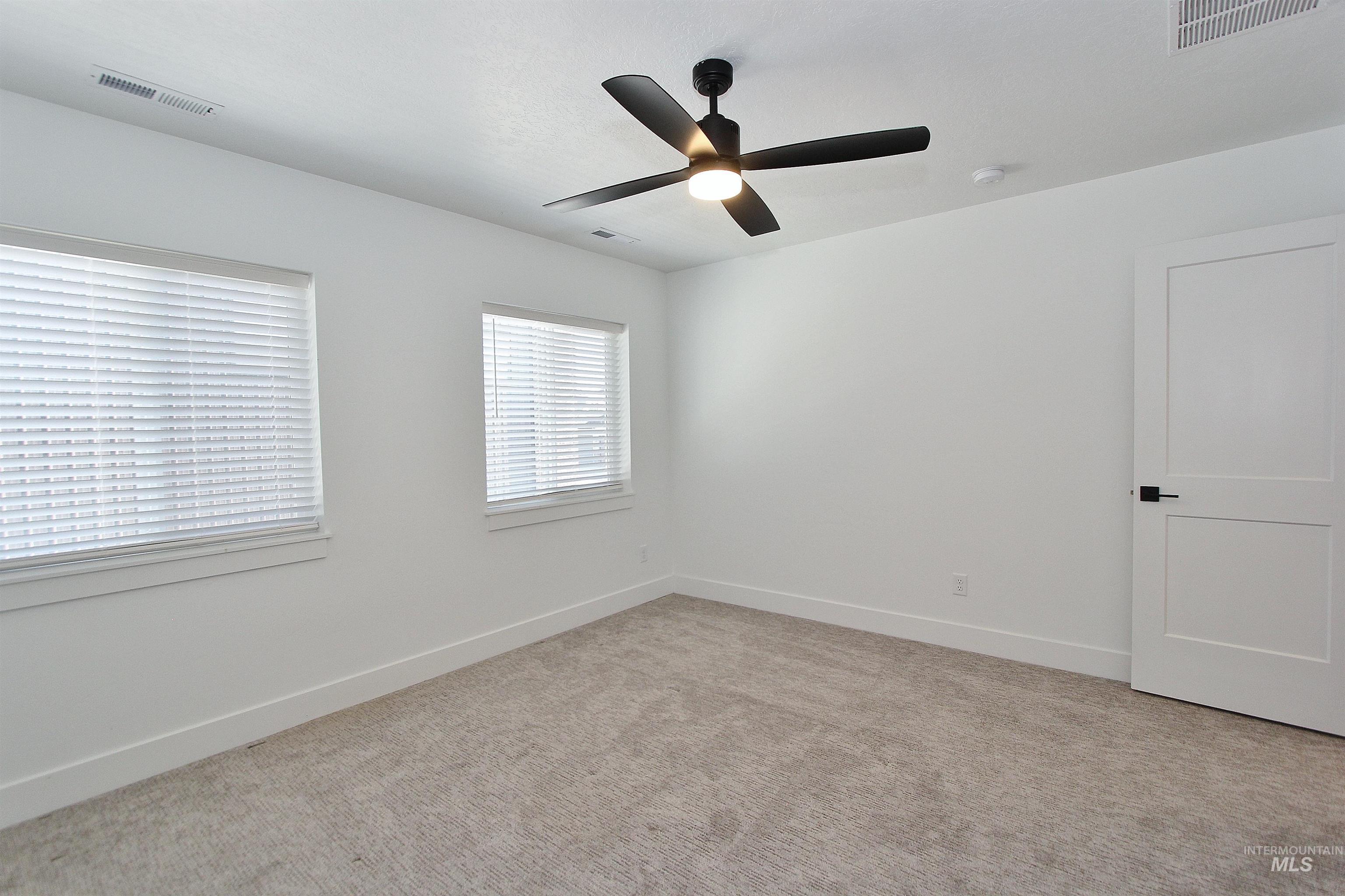 5044 E Woodward Ln Property Photo 11