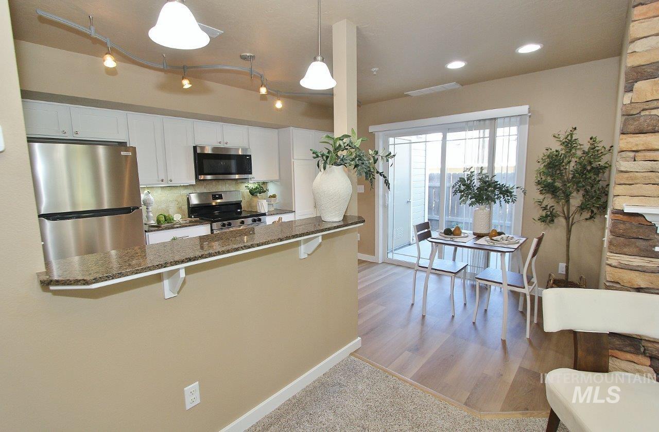 9143 W Brogan Property Photo 6