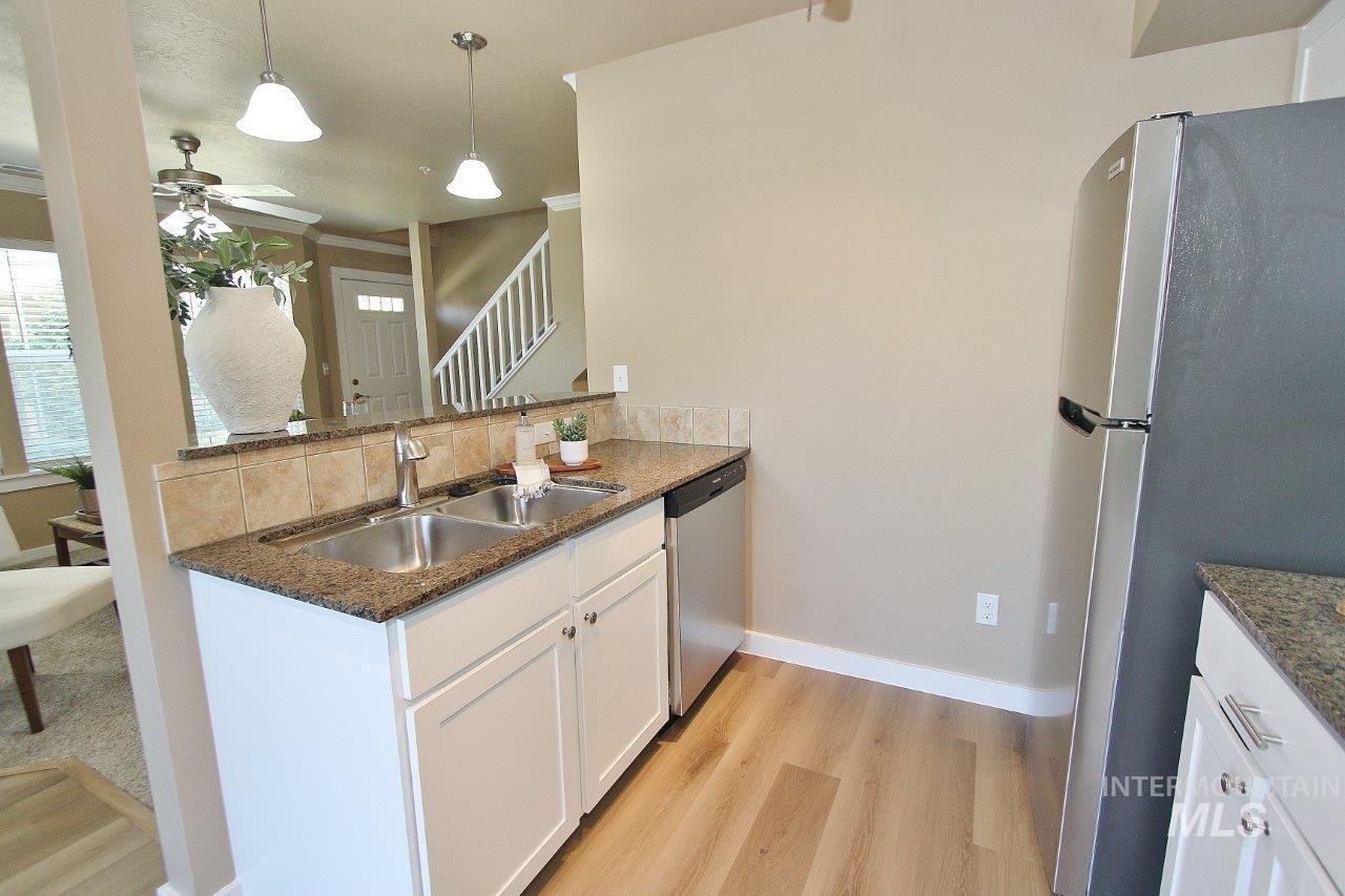 9143 W Brogan Property Photo 9