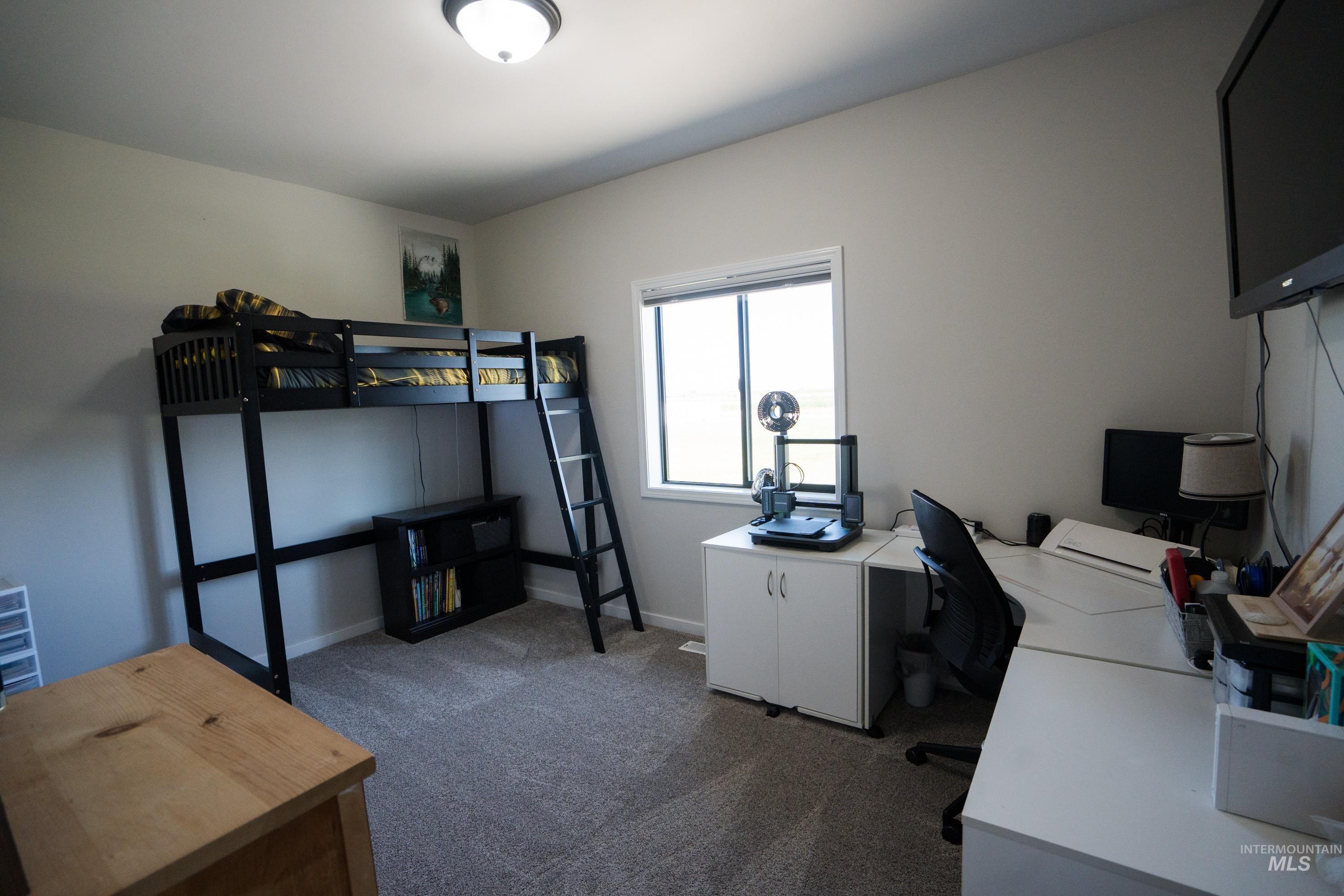 510 W Clark St Property Photo 8