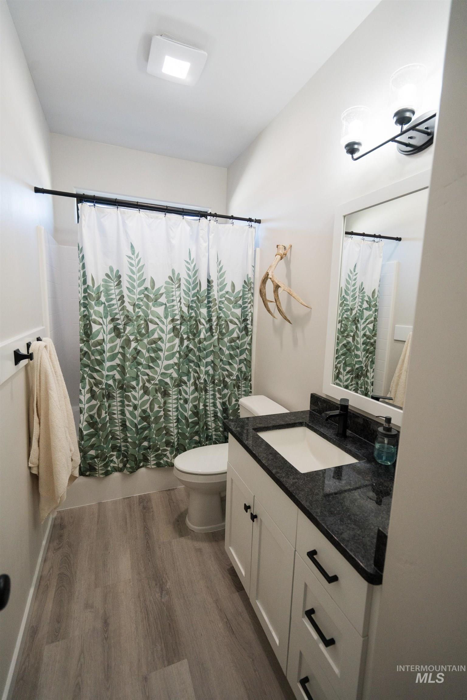 510 W Clark St Property Photo 10