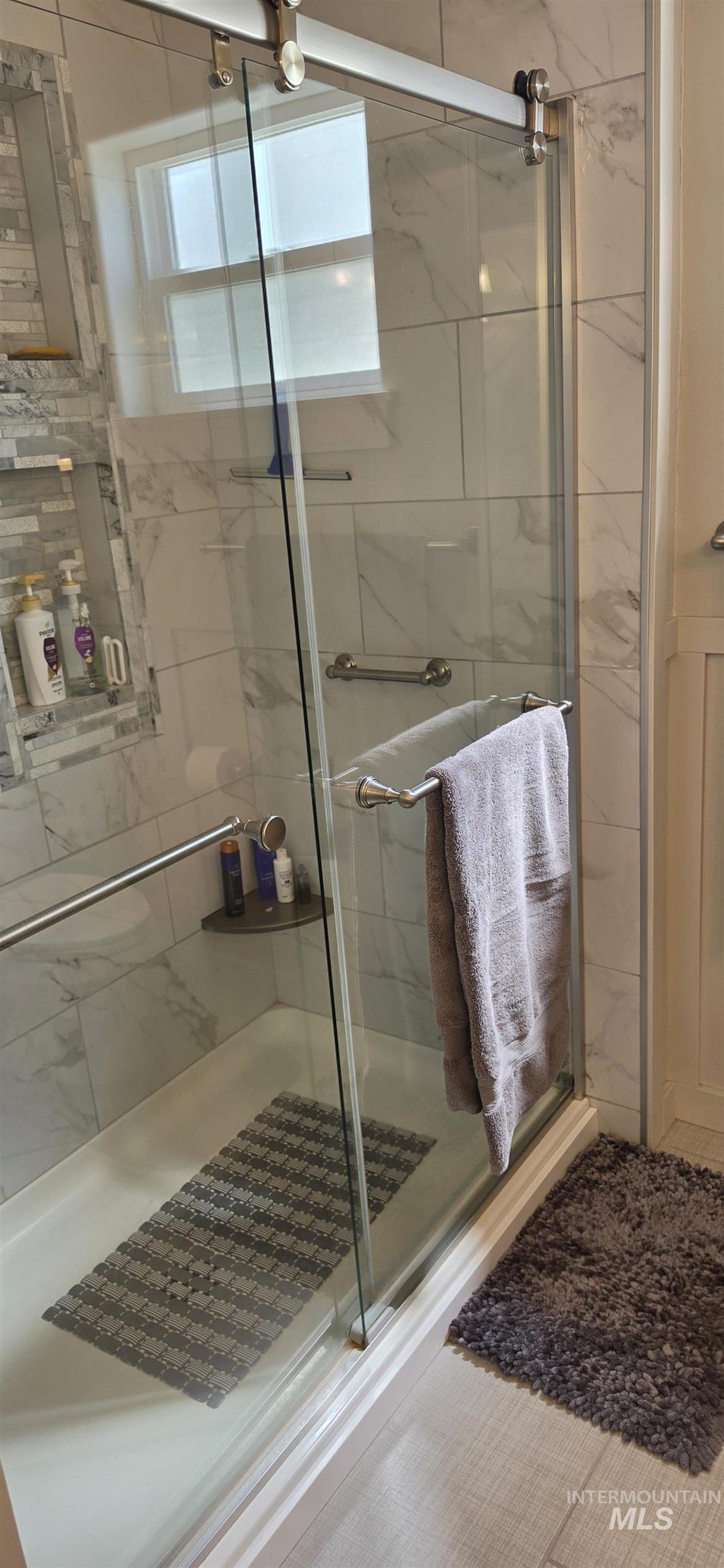 735 16th Property Photo 5