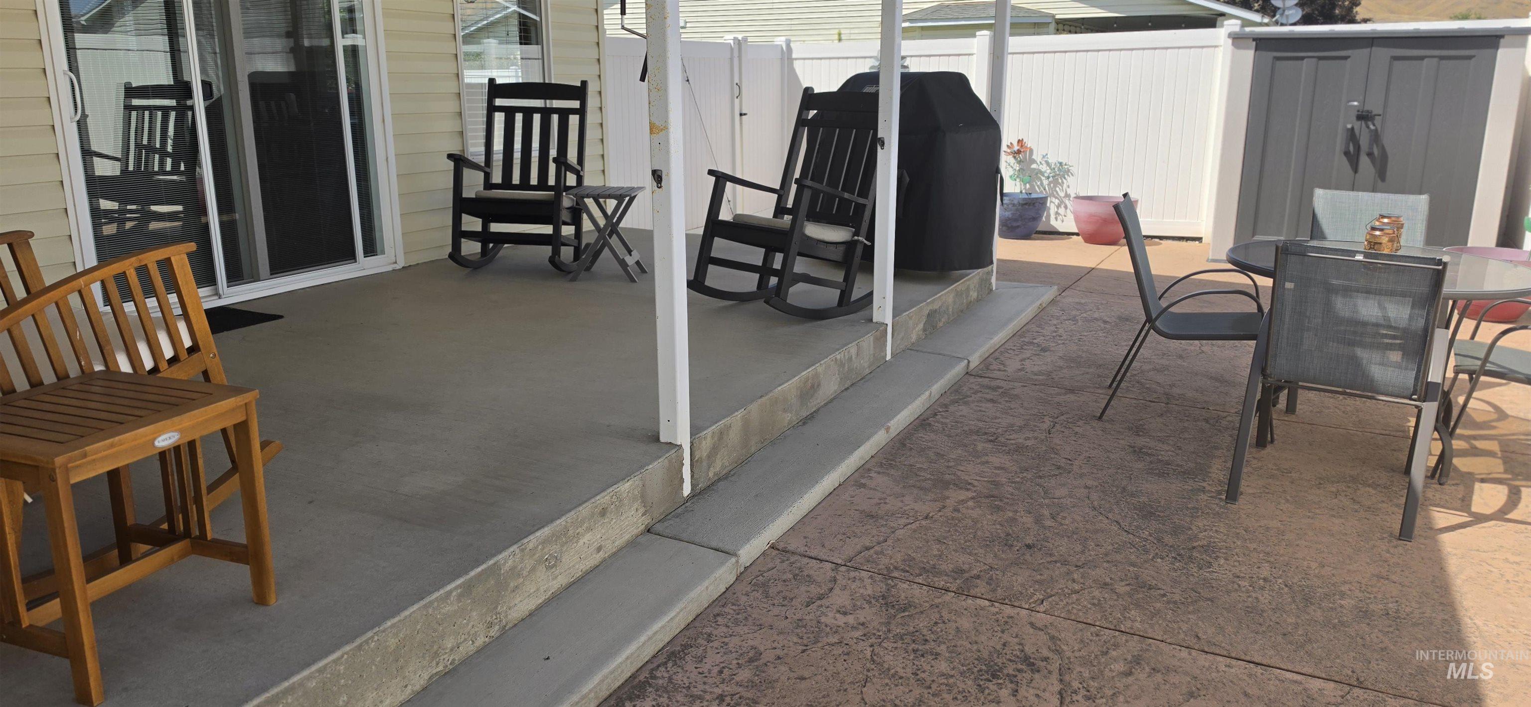 735 16th Property Photo 13