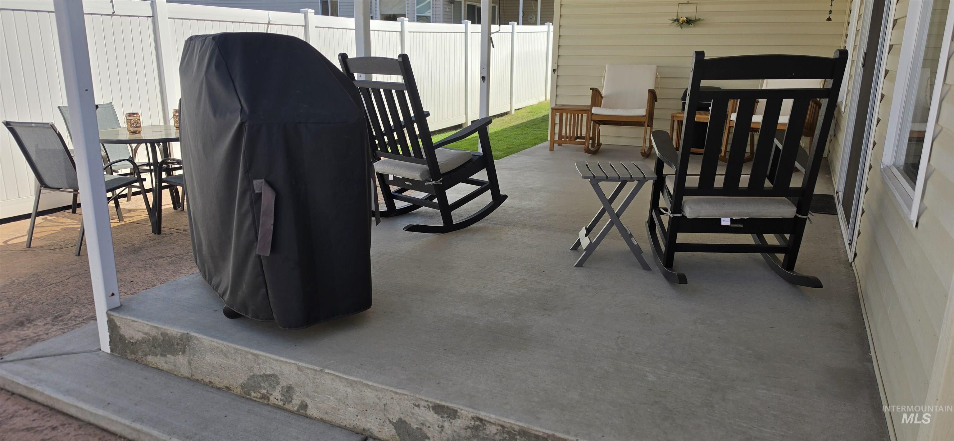 735 16th Property Photo 16