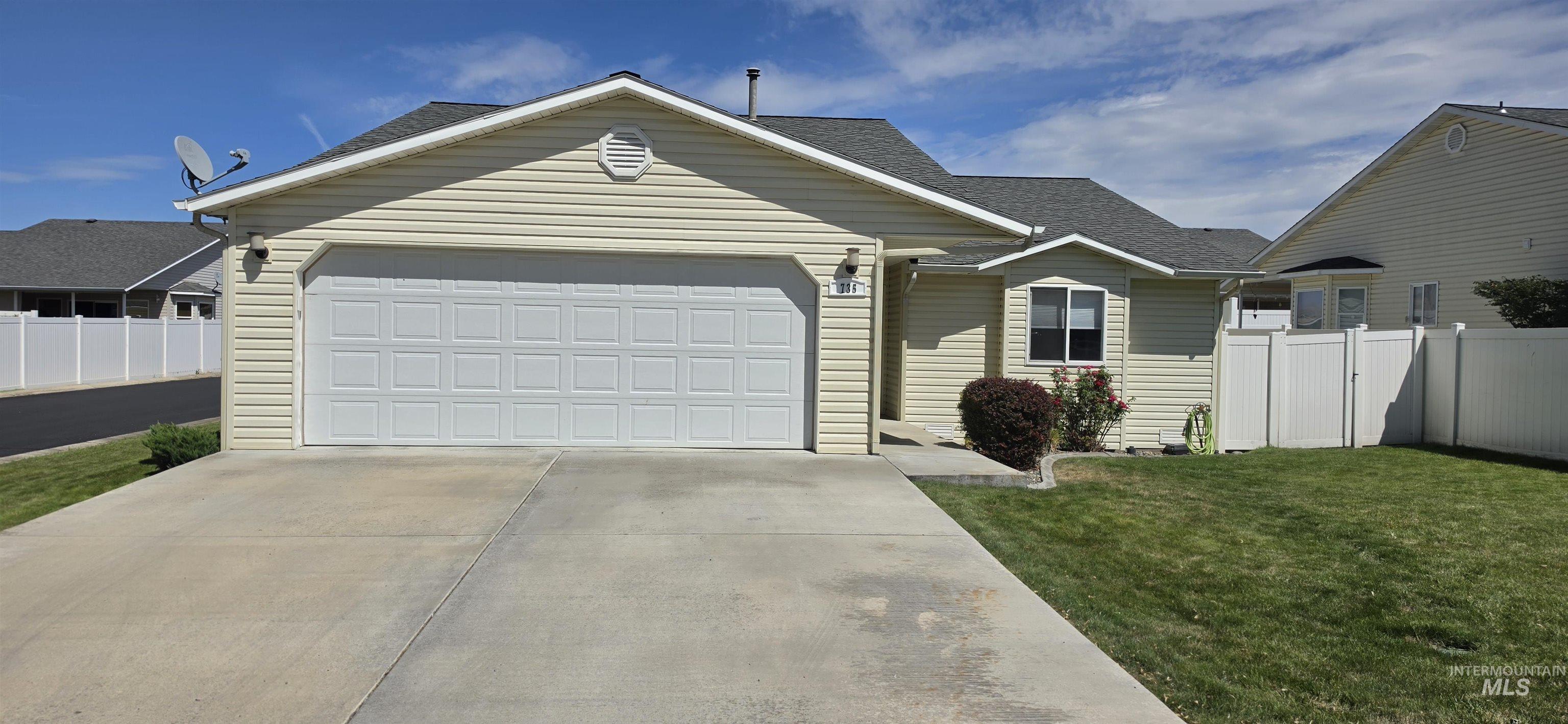 735 16th Property Photo 35