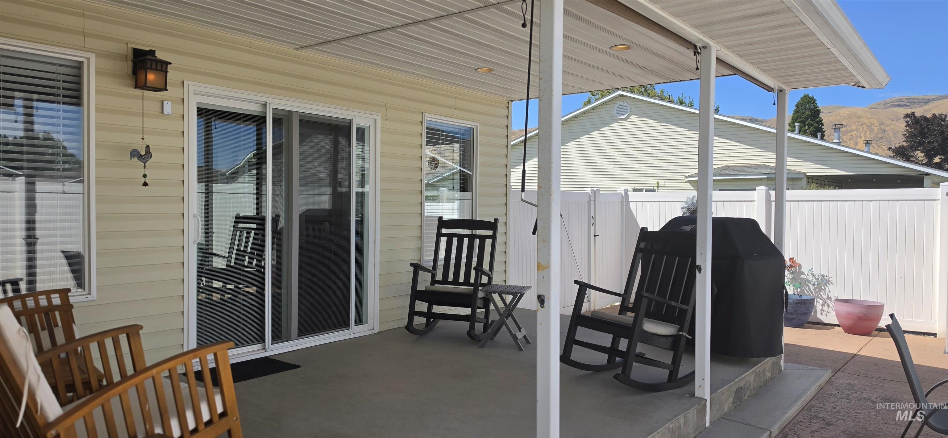 735 16th Property Photo 38