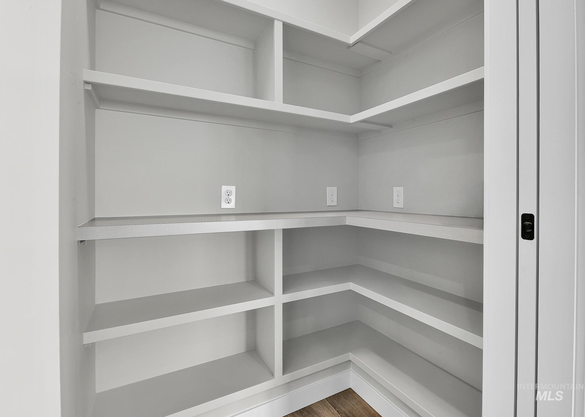 1251 W Jasper St Property Photo 14
