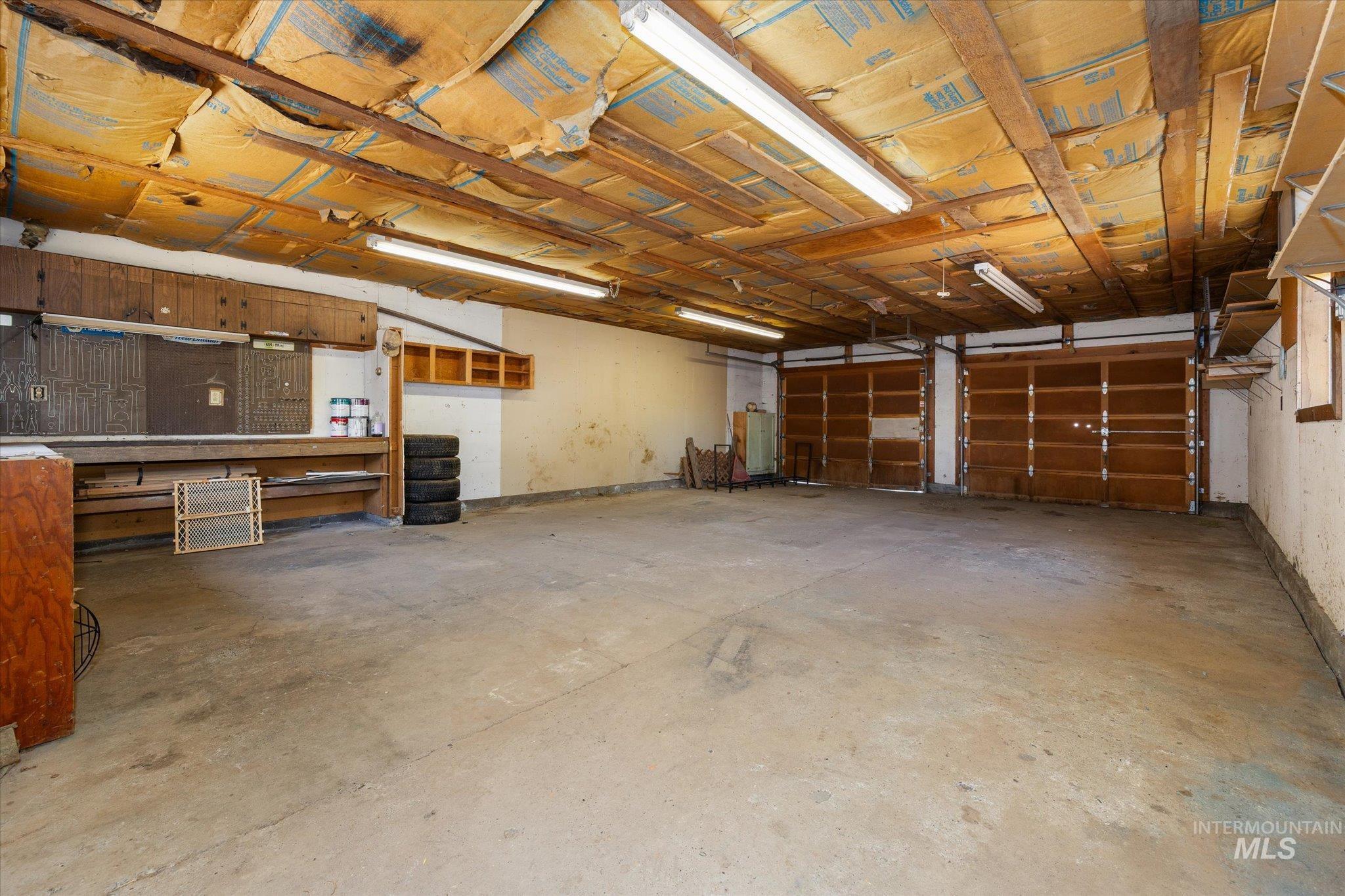 918 W 3rd St Property Photo 34