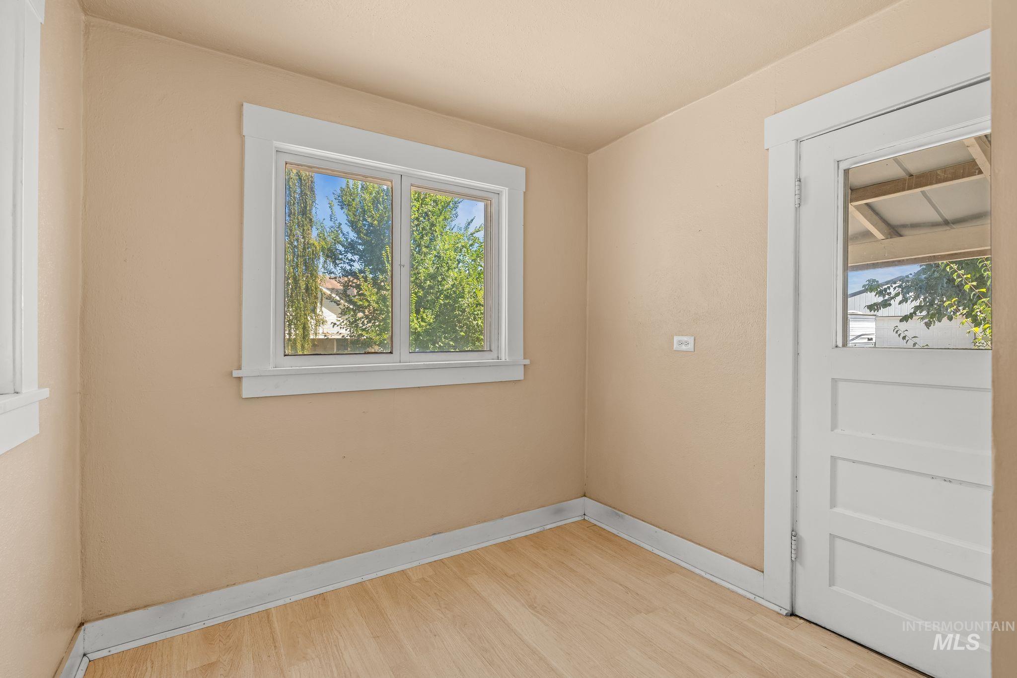 1047 Francis Street Property Photo 26