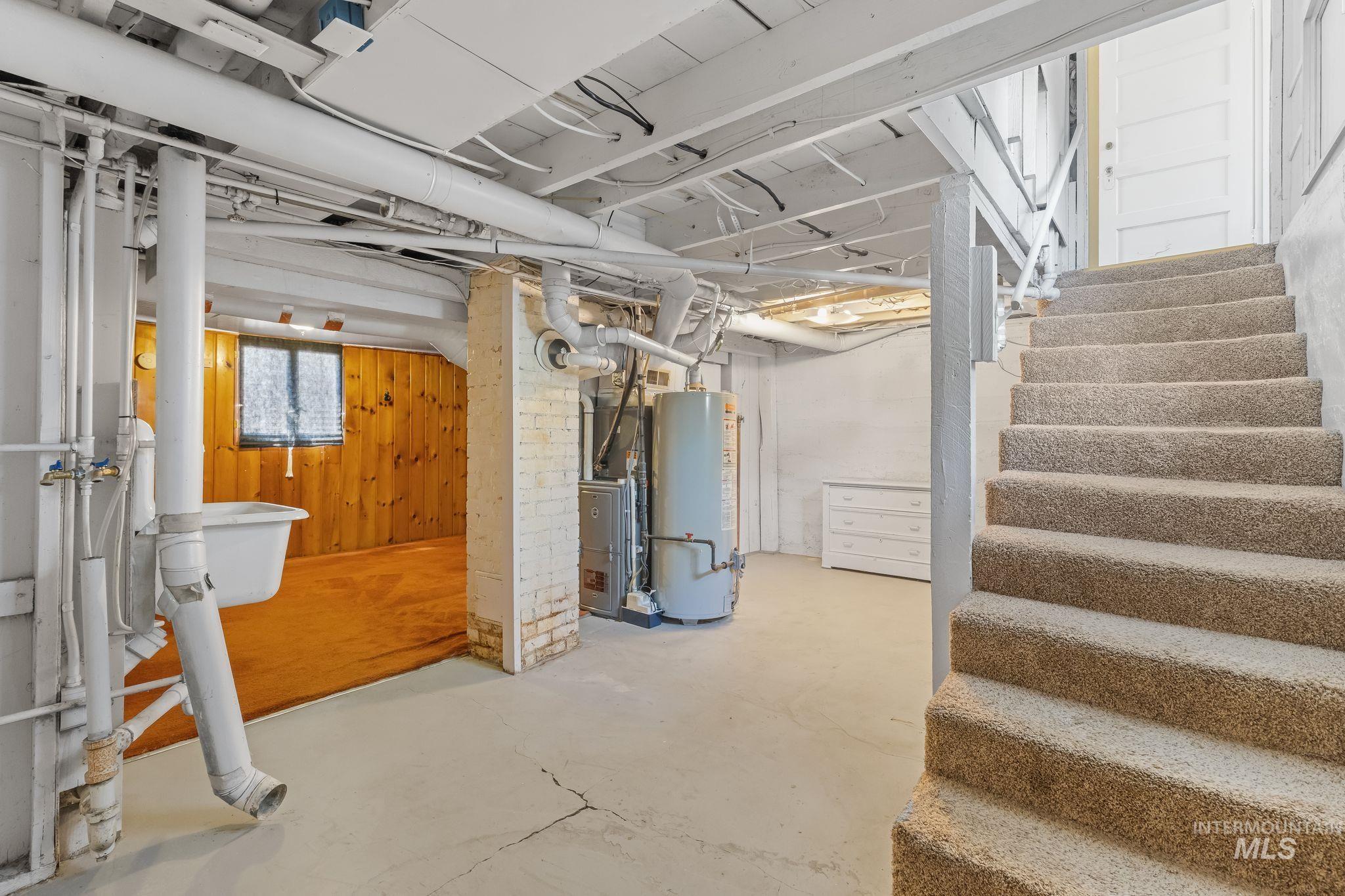 1047 Francis Street Property Photo 28