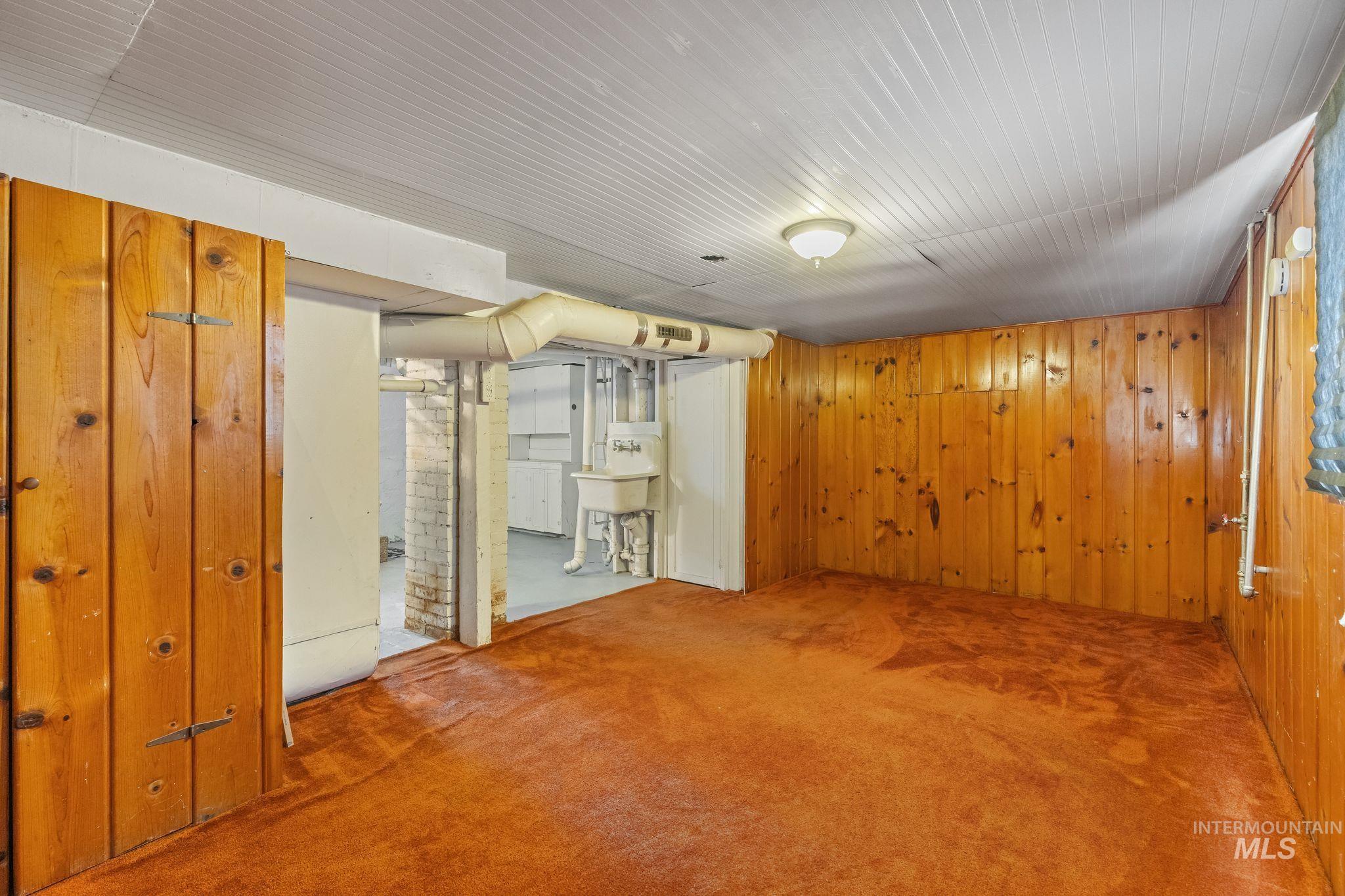 1047 Francis Street Property Photo 30