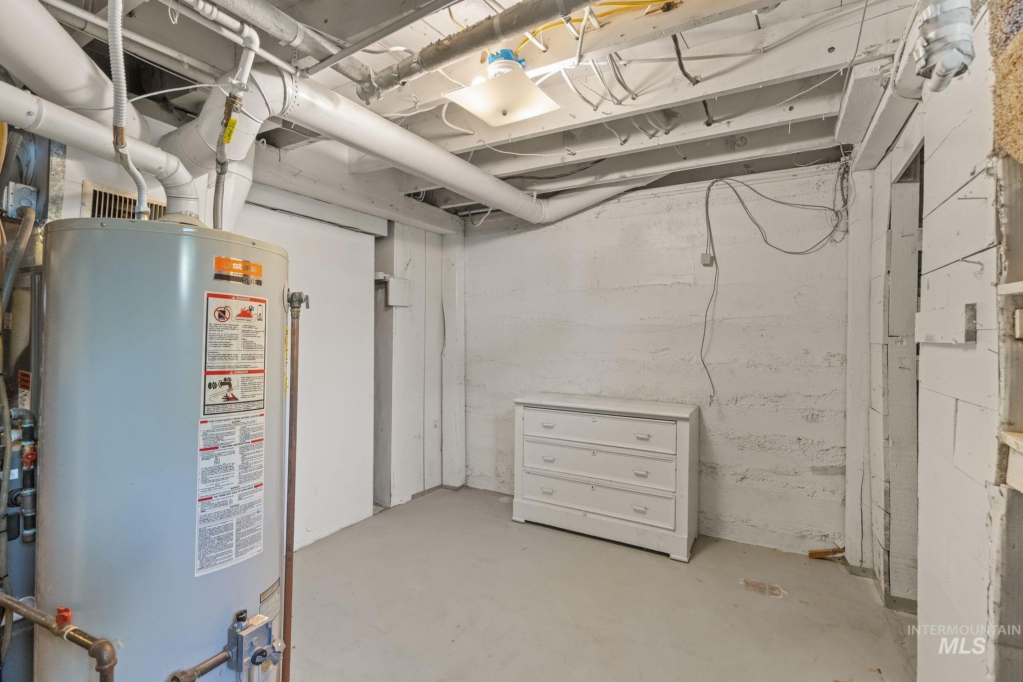 1047 Francis Street Property Photo 31