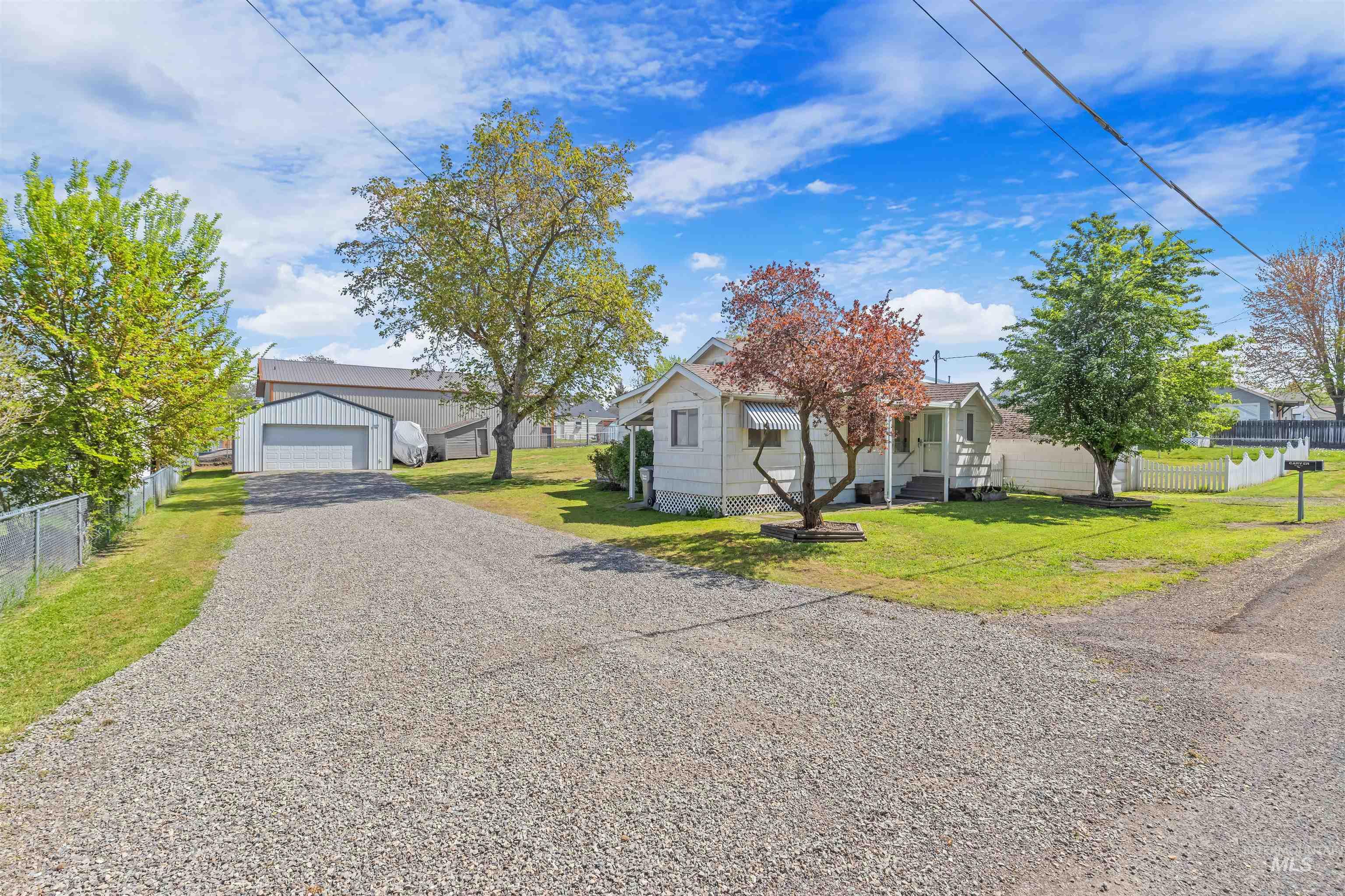 1047 Francis Street Property Photo 32