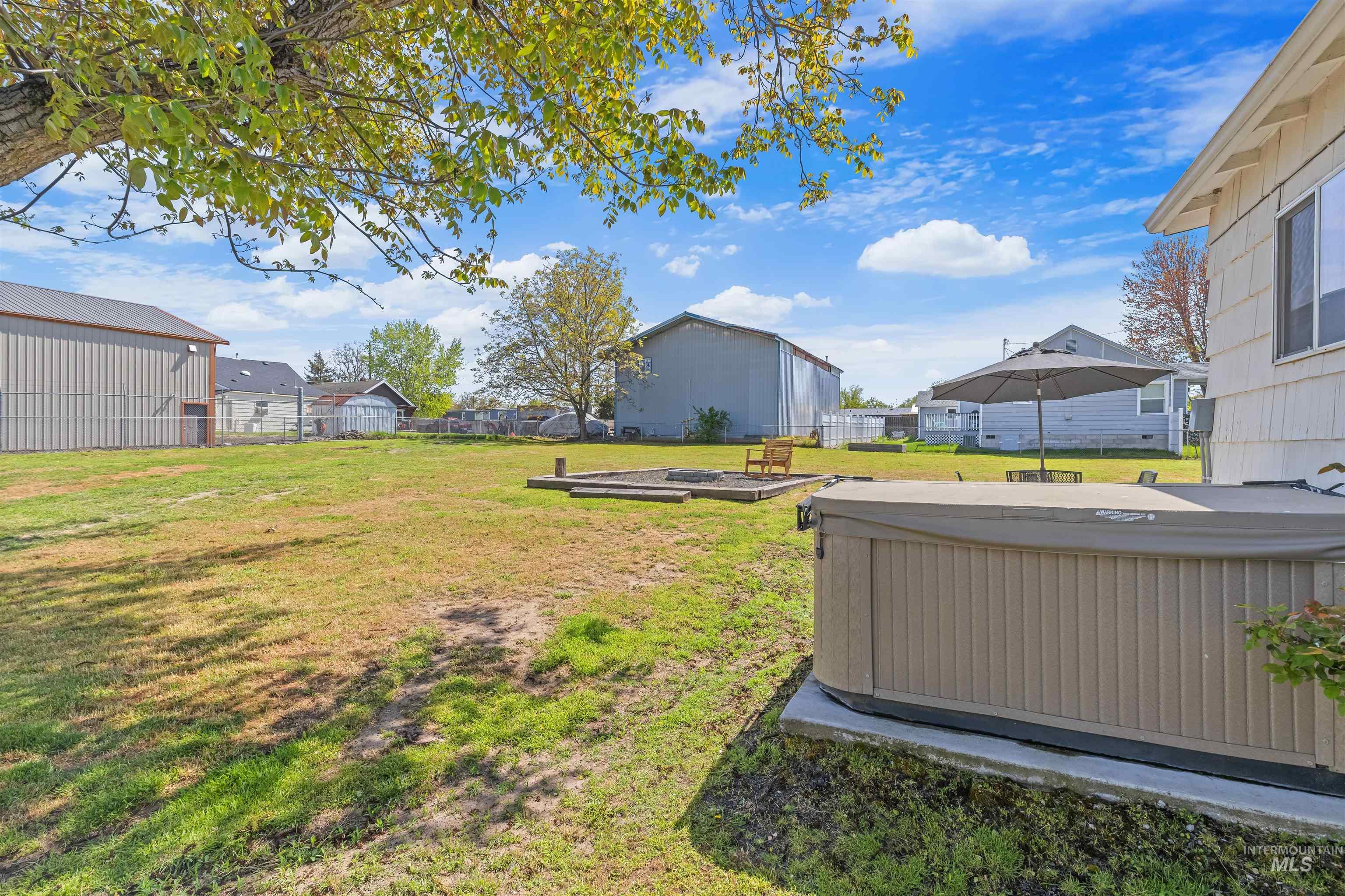 1047 Francis Street Property Photo 34