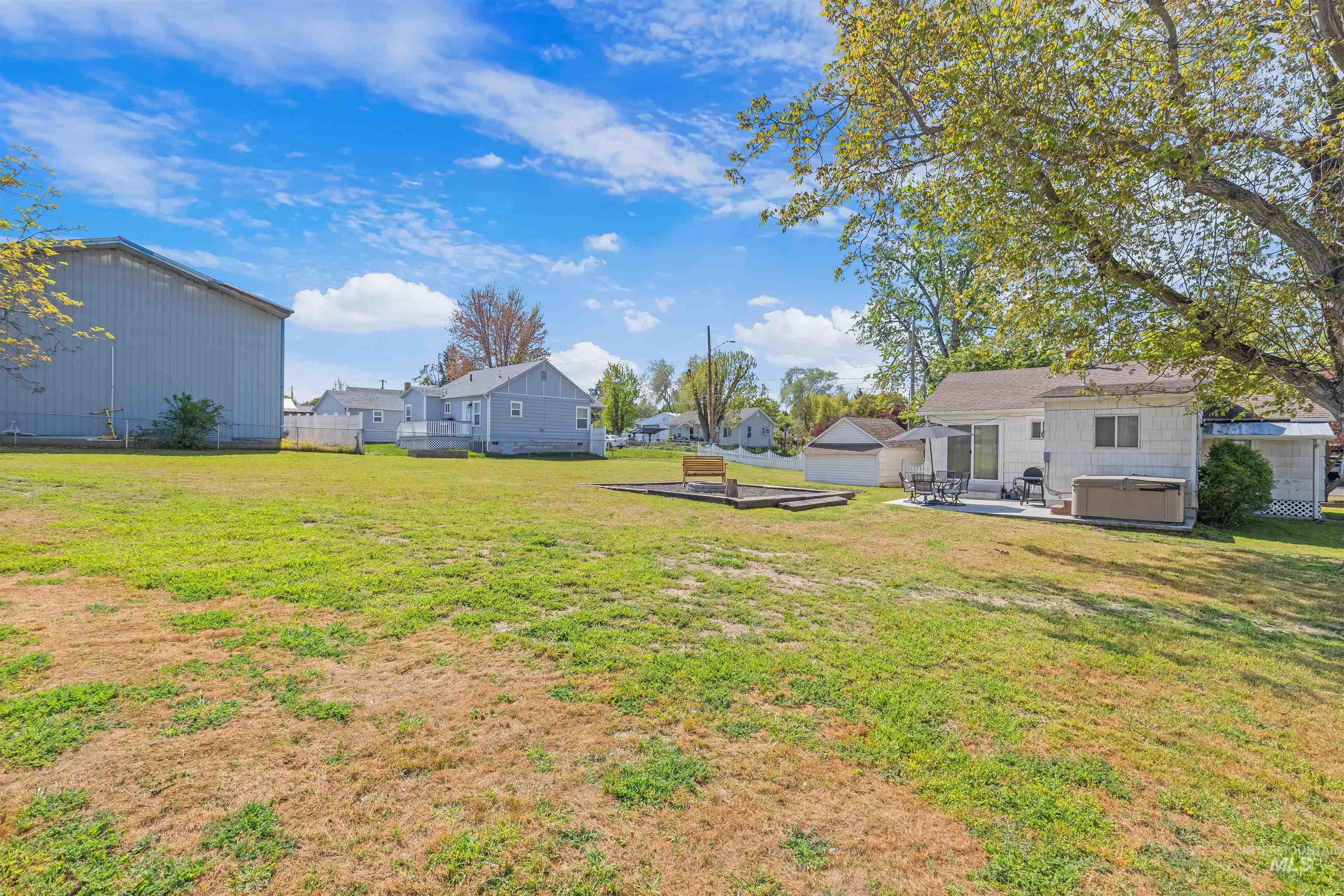 1047 Francis Street Property Photo 35