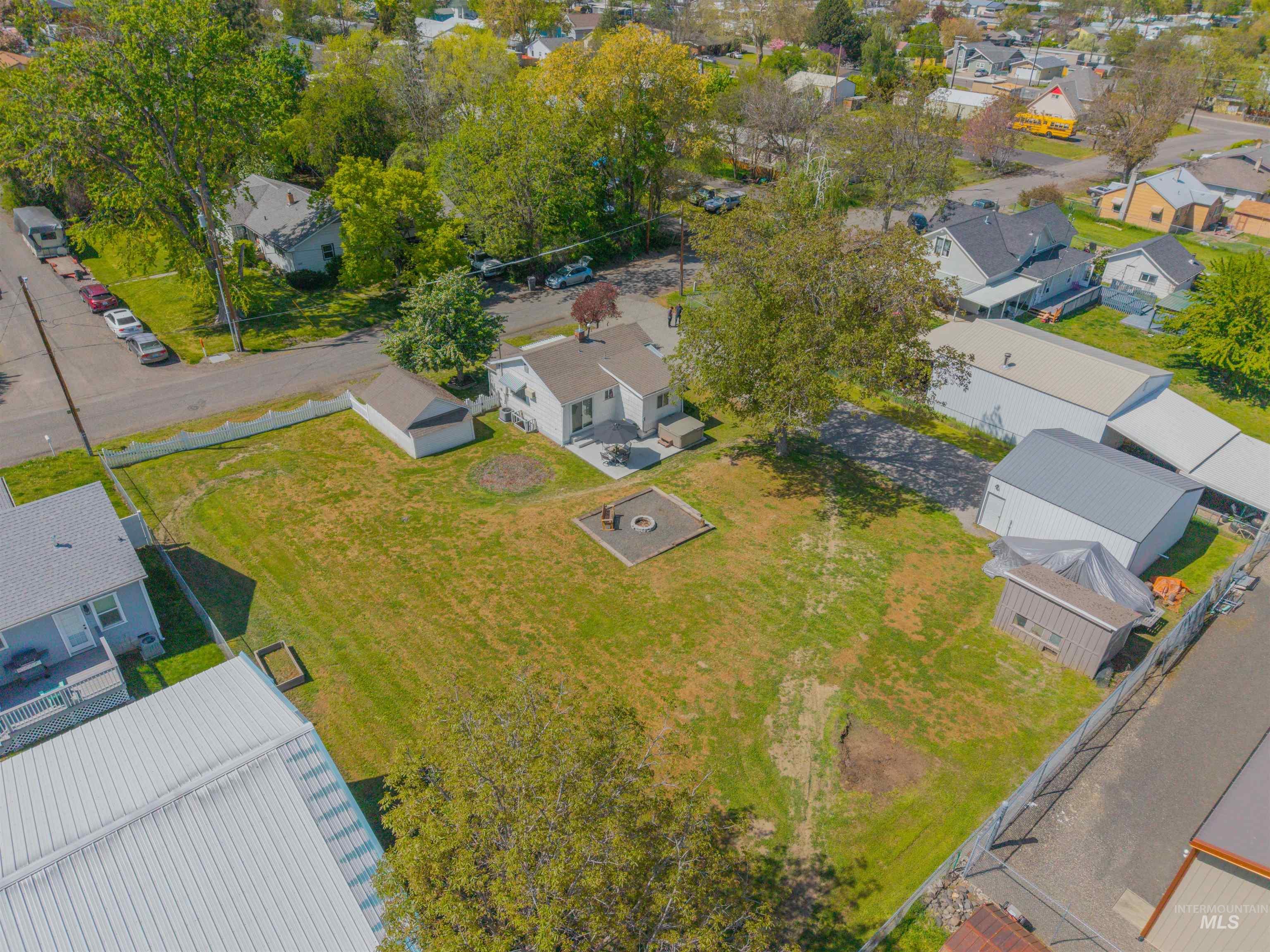 1047 Francis Street Property Photo 48