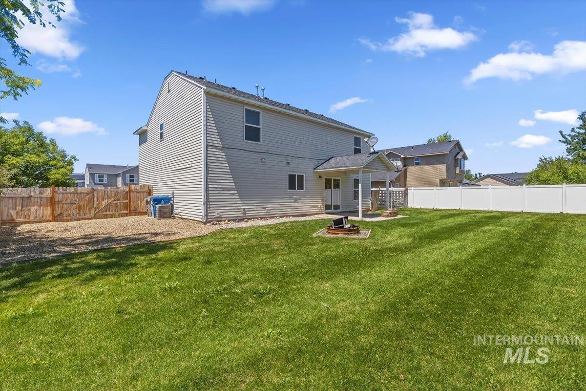 17676 N Armstead Ave Property Photo 4