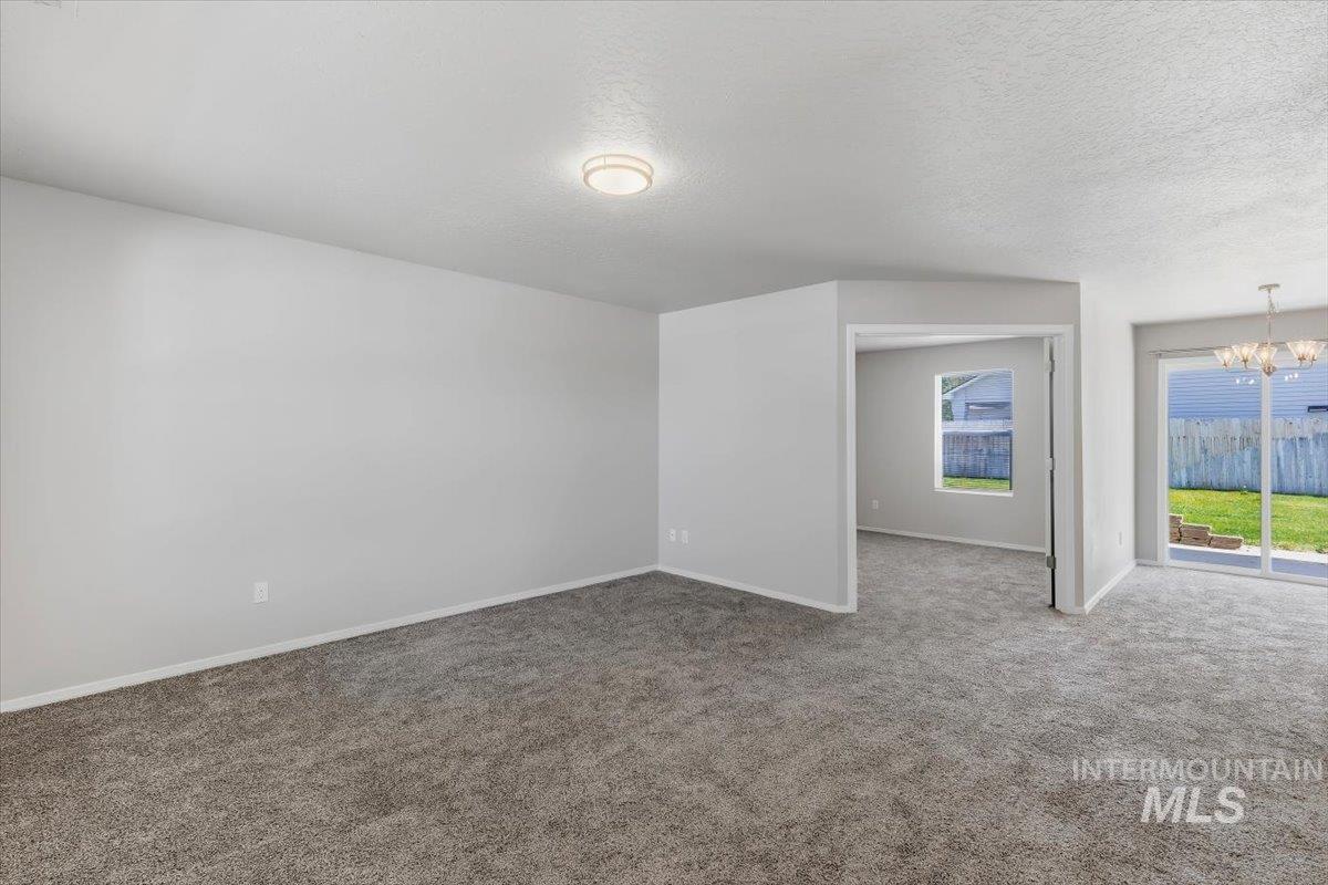 17676 N Armstead Ave Property Photo 5