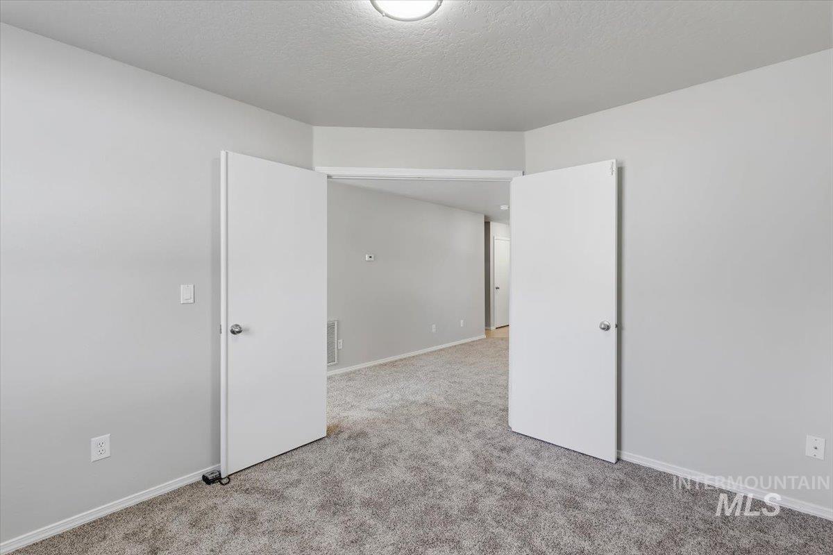 17676 N Armstead Ave Property Photo 13