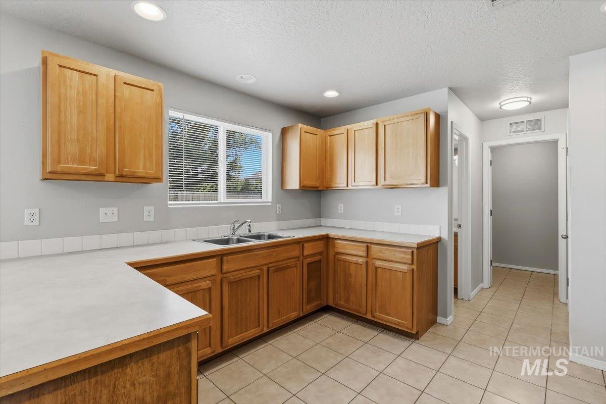 17676 N Armstead Ave Property Photo 14
