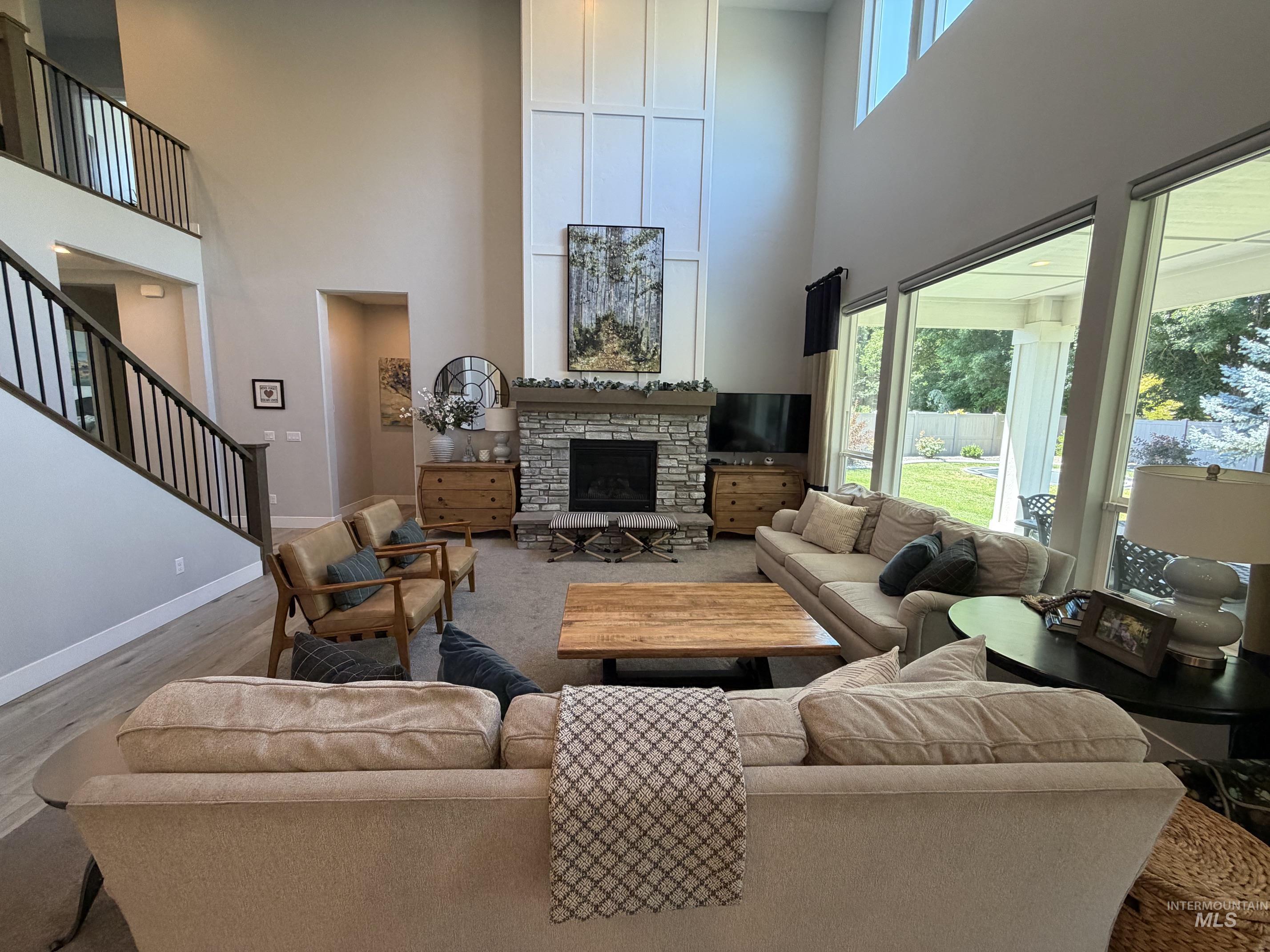 2624 E Lawton Drive Property Photo 3