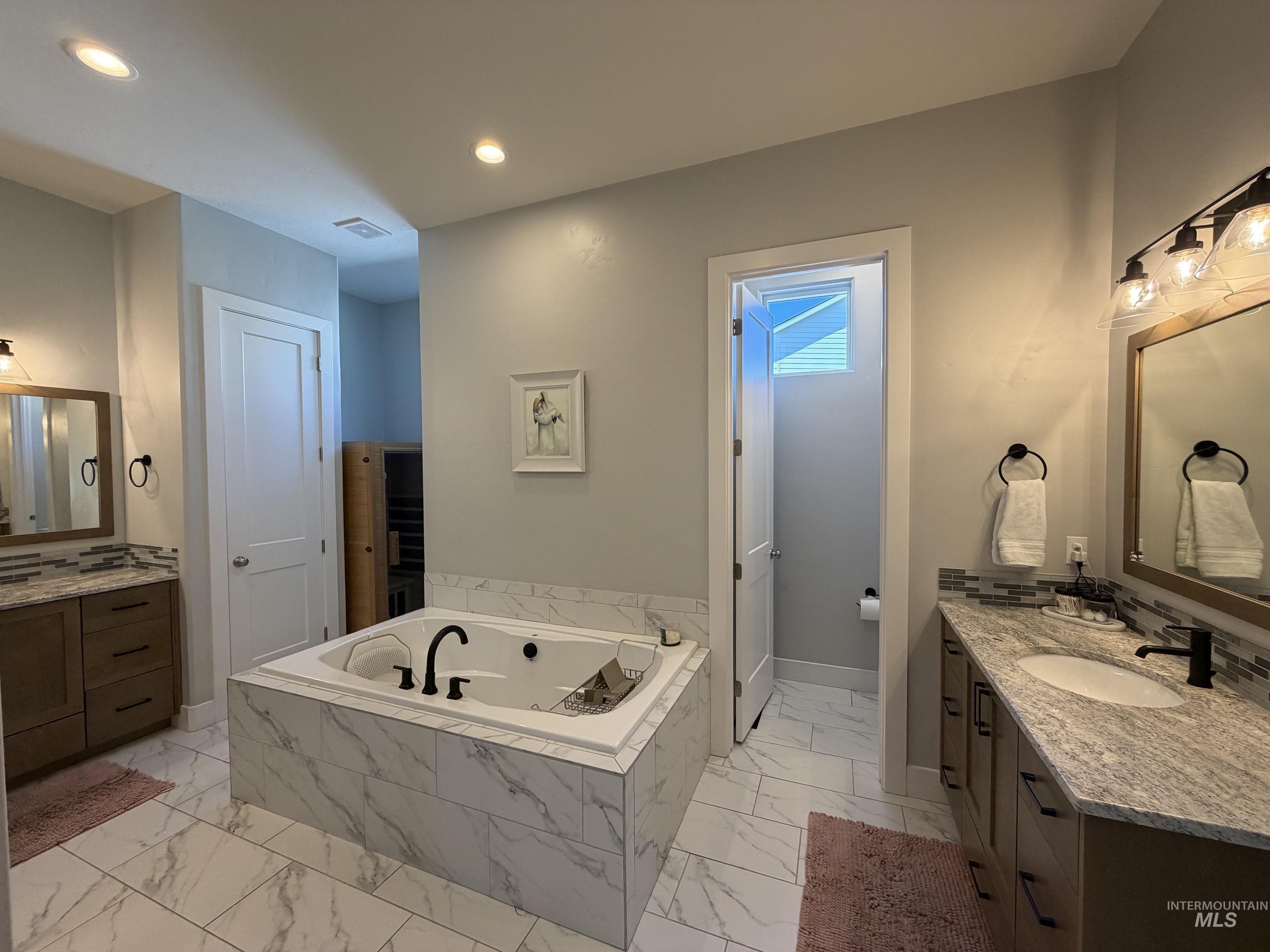 2624 E Lawton Drive Property Photo 12
