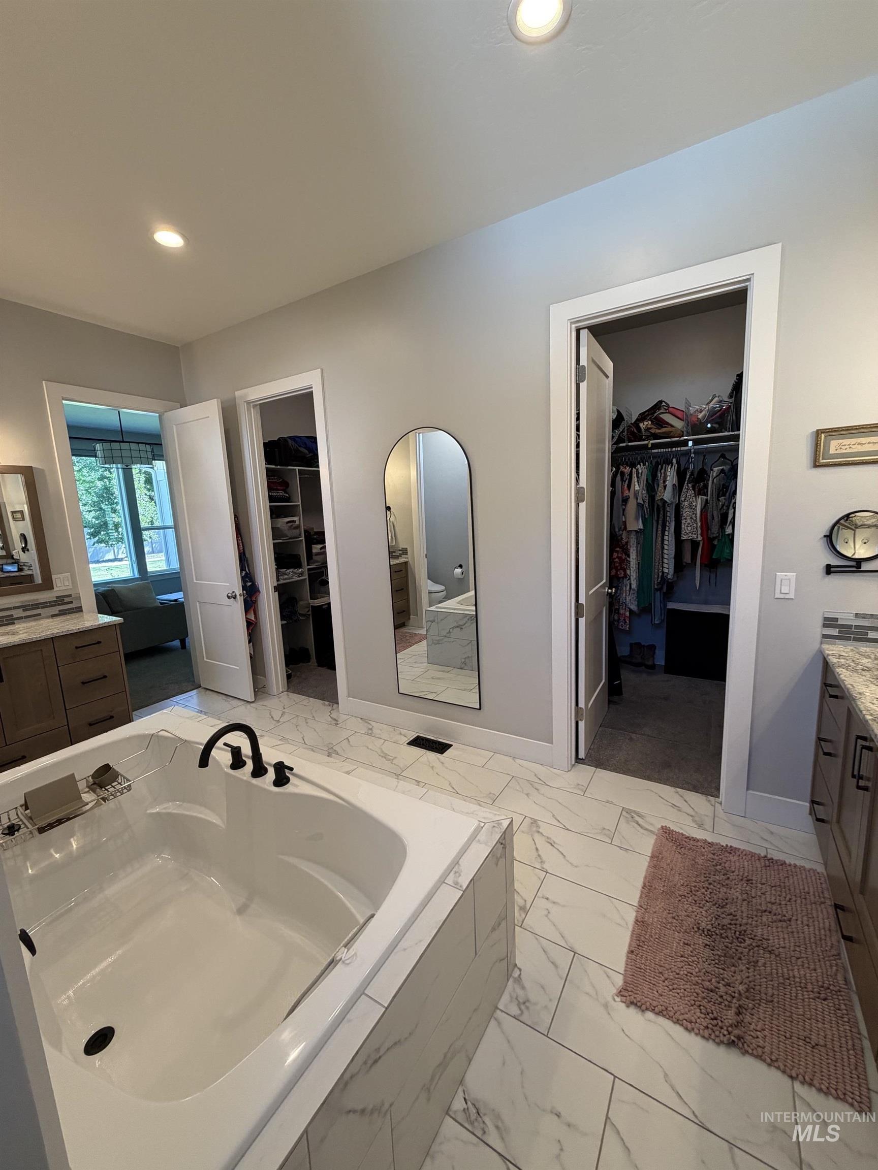 2624 E Lawton Drive Property Photo 14