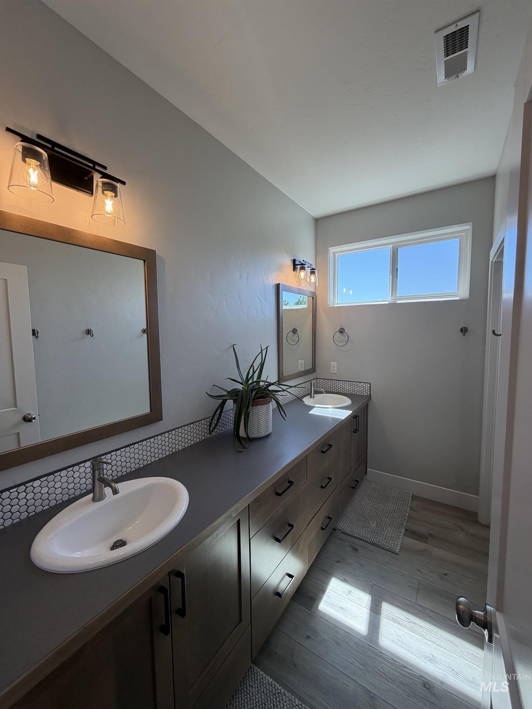 2624 E Lawton Drive Property Photo 44