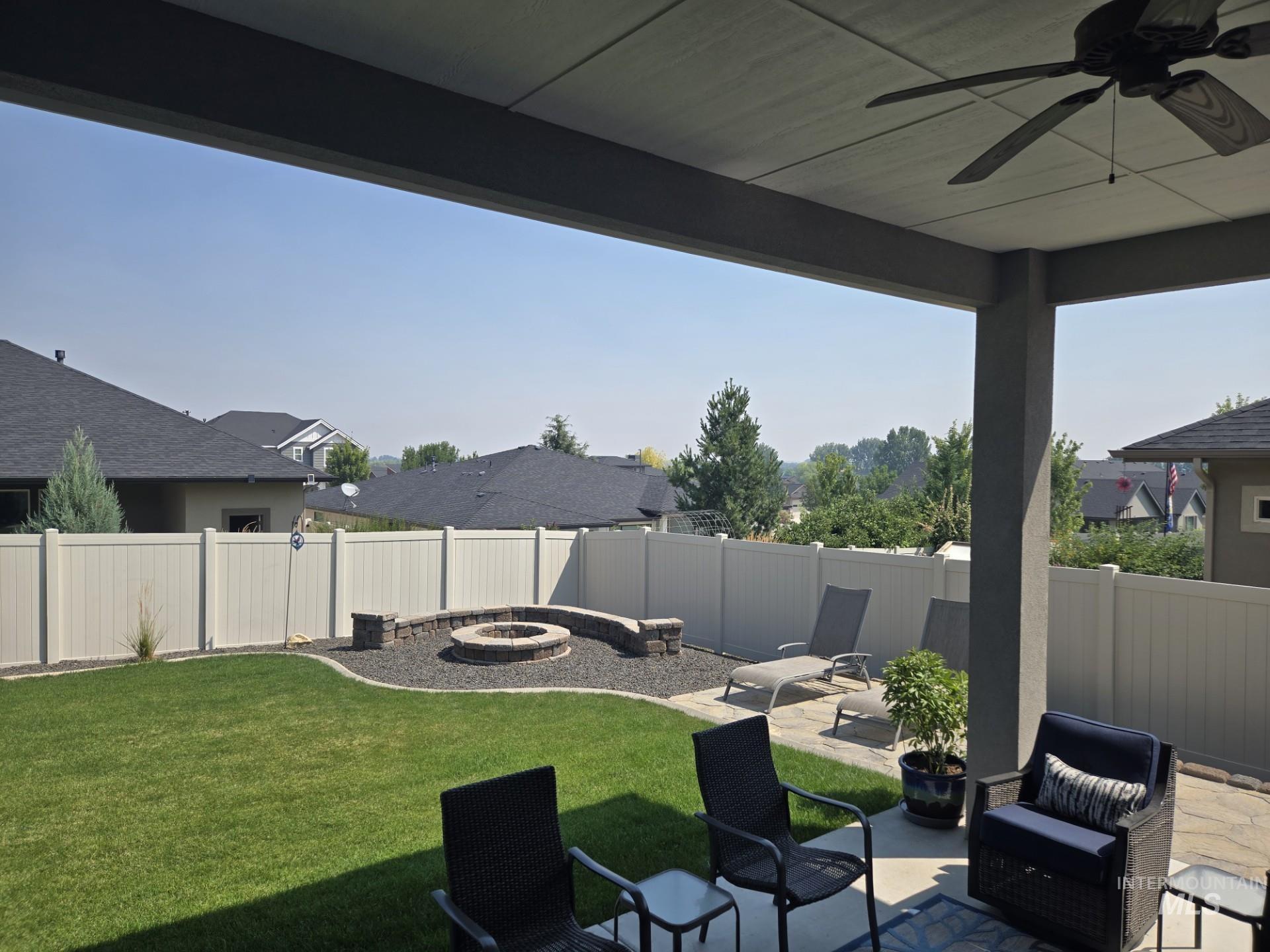 552 W Buroak Drive Property Photo 18