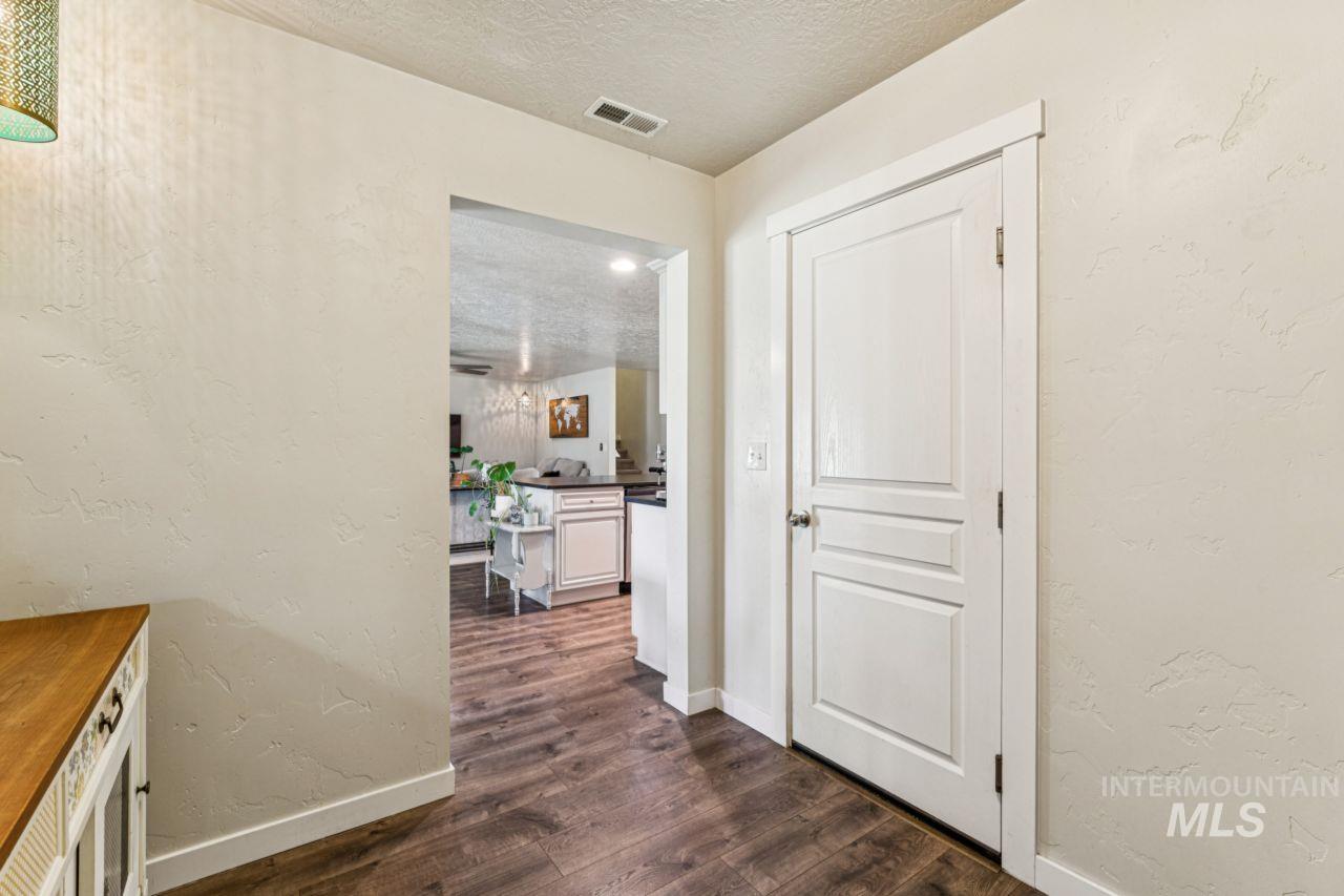 2381 Greenville Ave. Property Photo 13