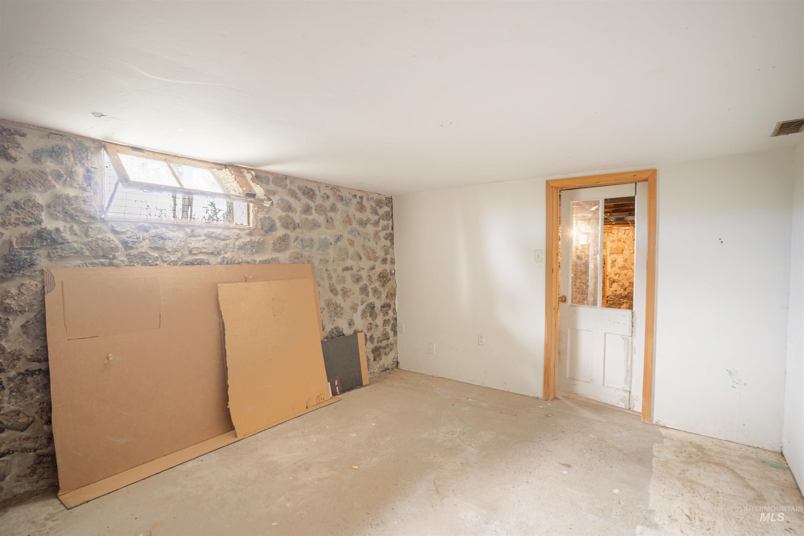 447 S 550 E Property Photo 25