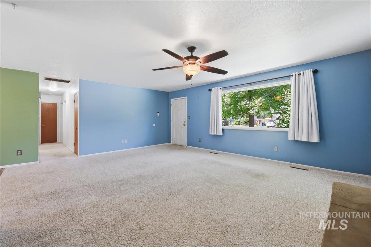 3205 College Ave Property Photo 12