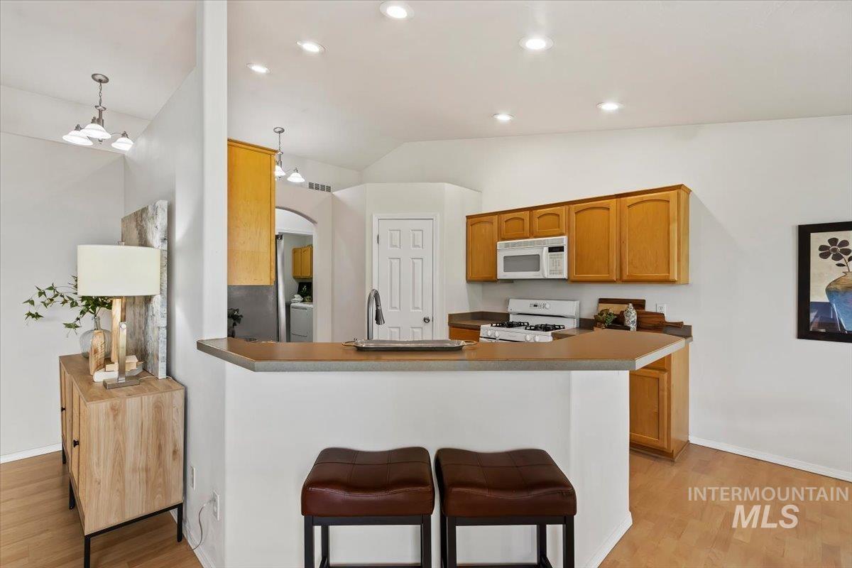 2537 Carriage Way Property Photo 14