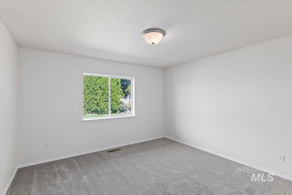 2537 Carriage Way Property Photo 22