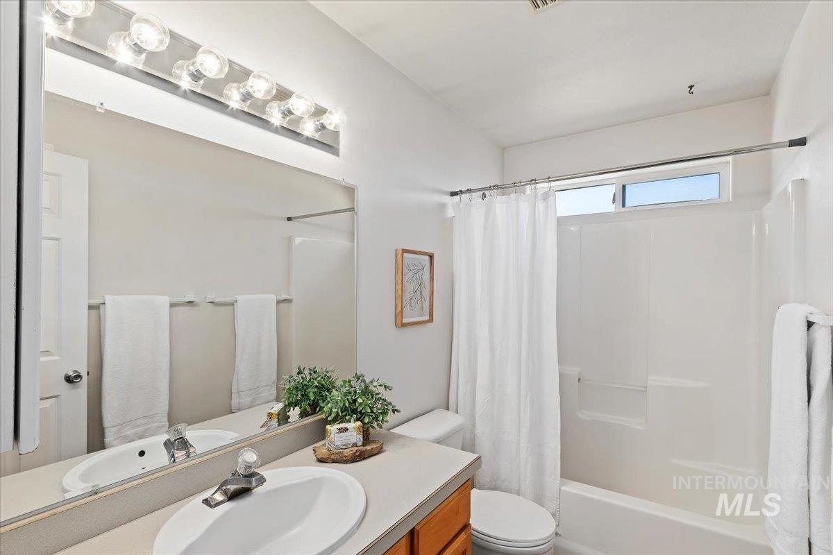 2537 Carriage Way Property Photo 23