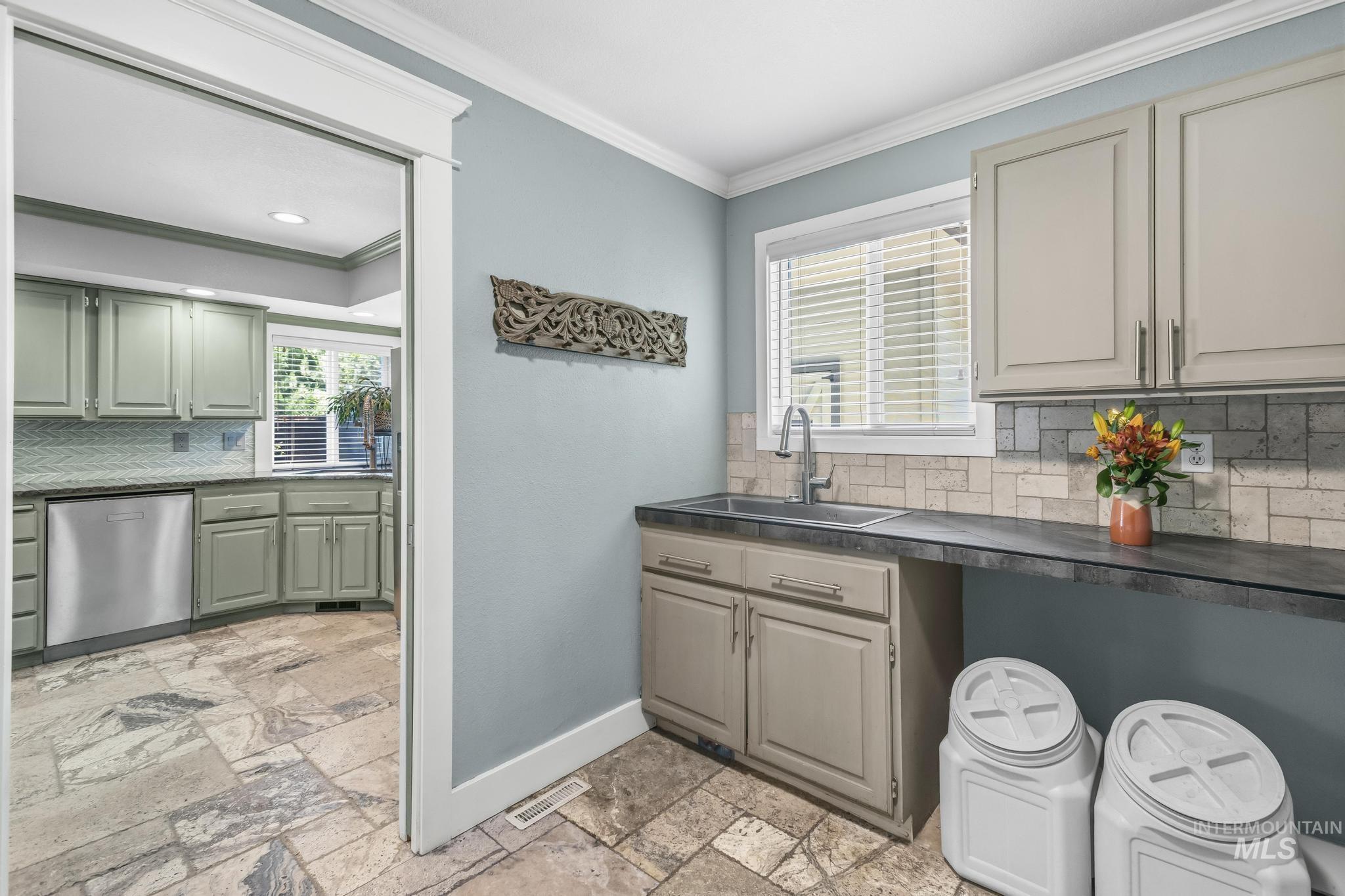 4672 N Marcliffe Way Property Photo 14