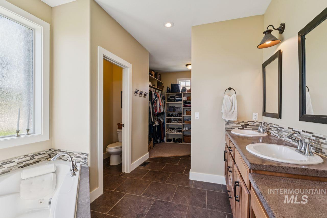7305 Mustang Ln Property Photo 12