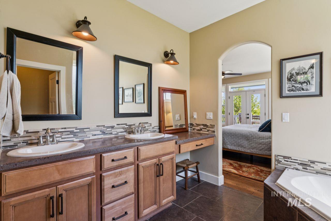 7305 Mustang Ln Property Photo 13