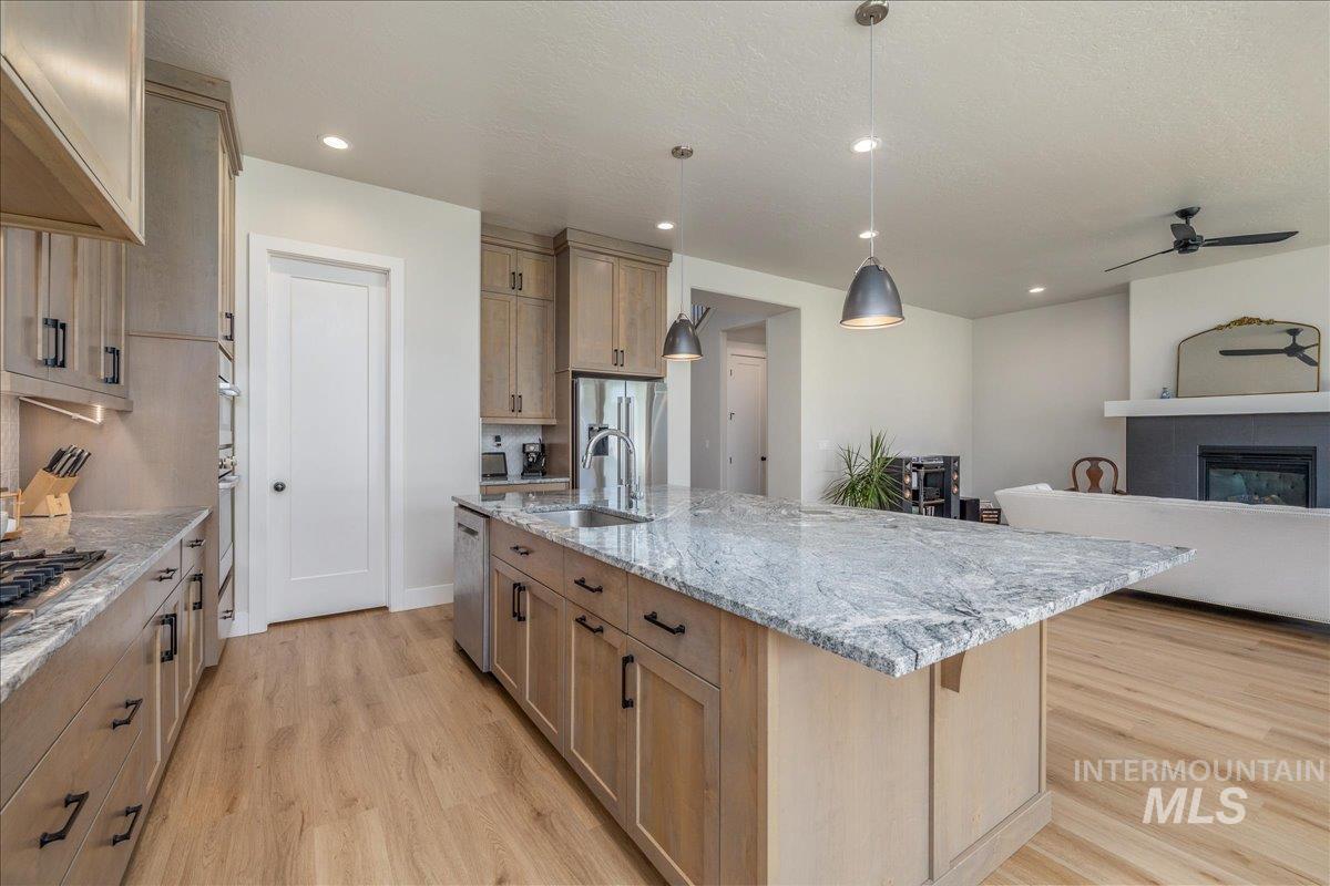 5562 S Zaivcla Ave. Property Photo 6