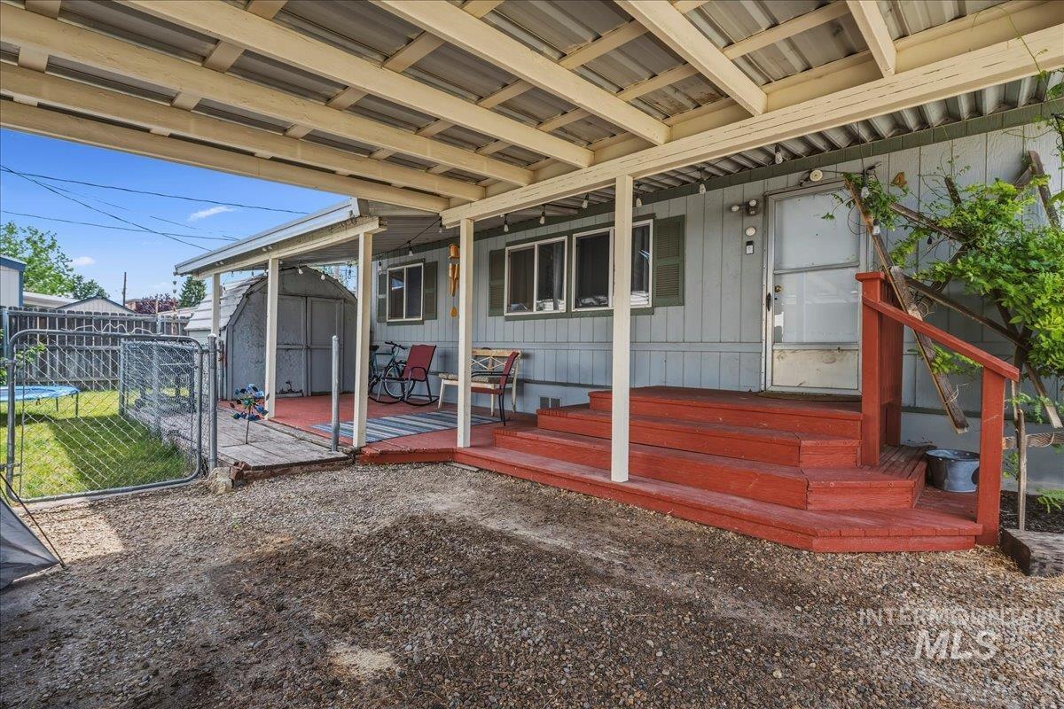 302 41st Property Photo 2