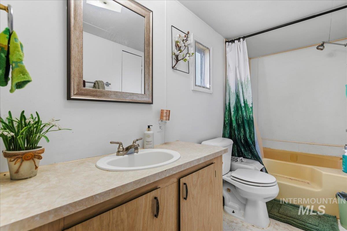302 41st Property Photo 10