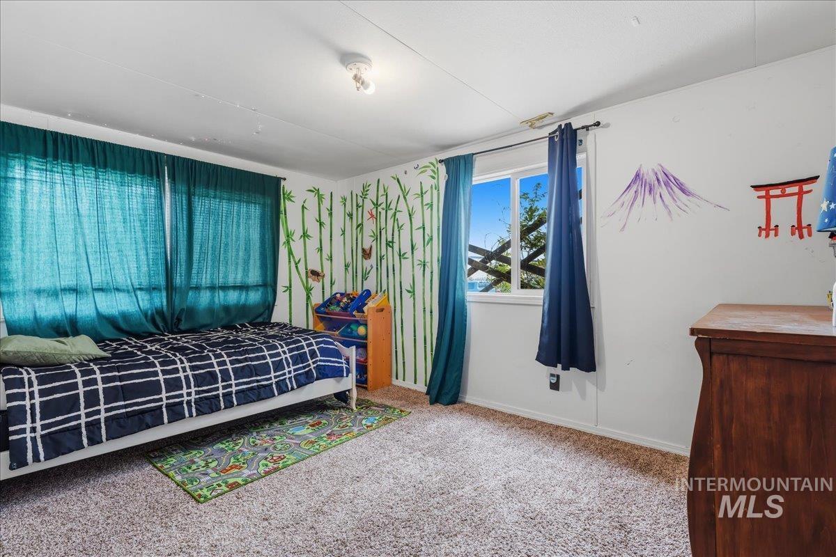 302 41st Property Photo 11