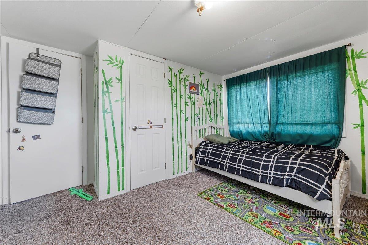 302 41st Property Photo 12