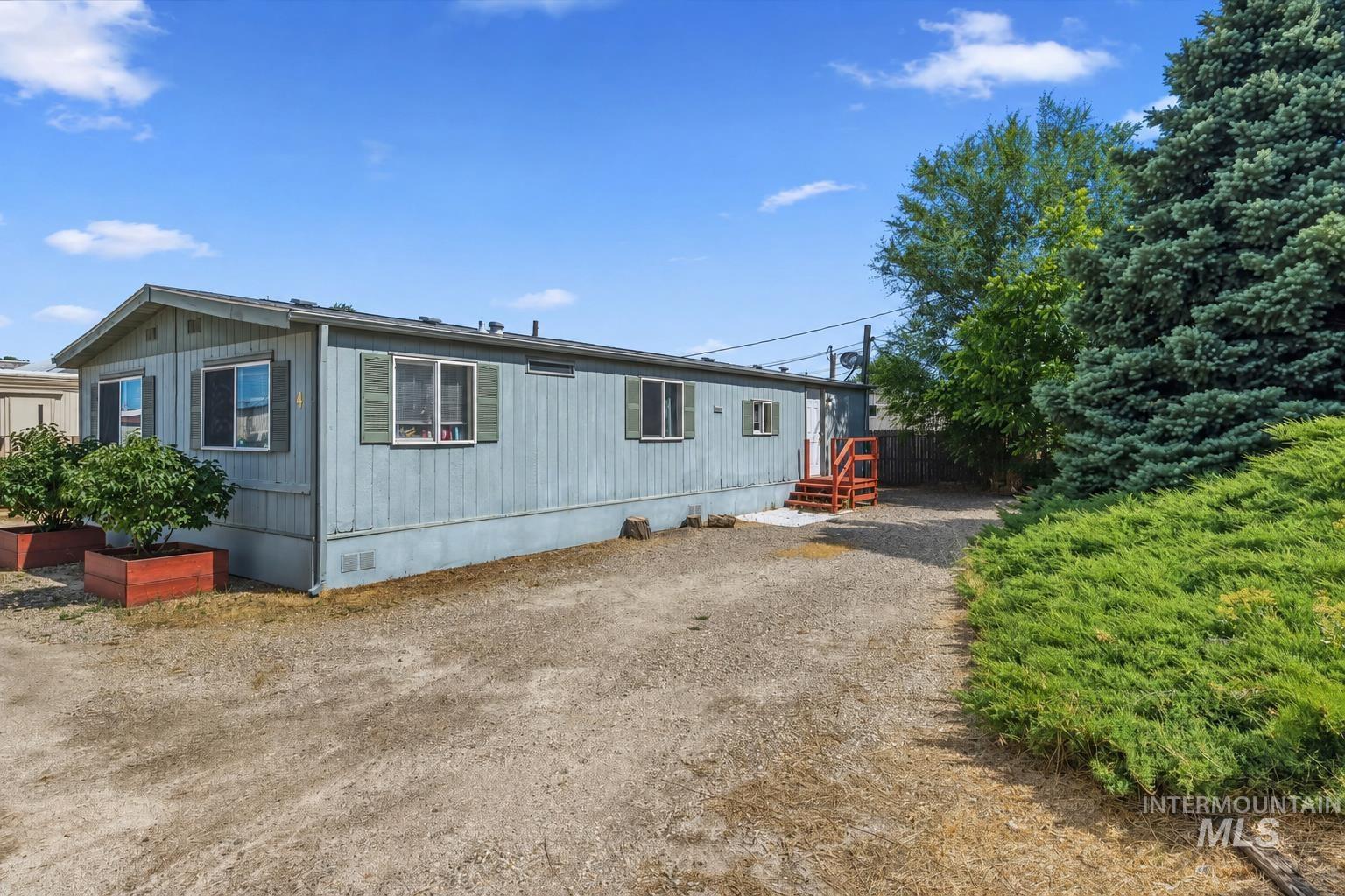 302 41st Property Photo 15