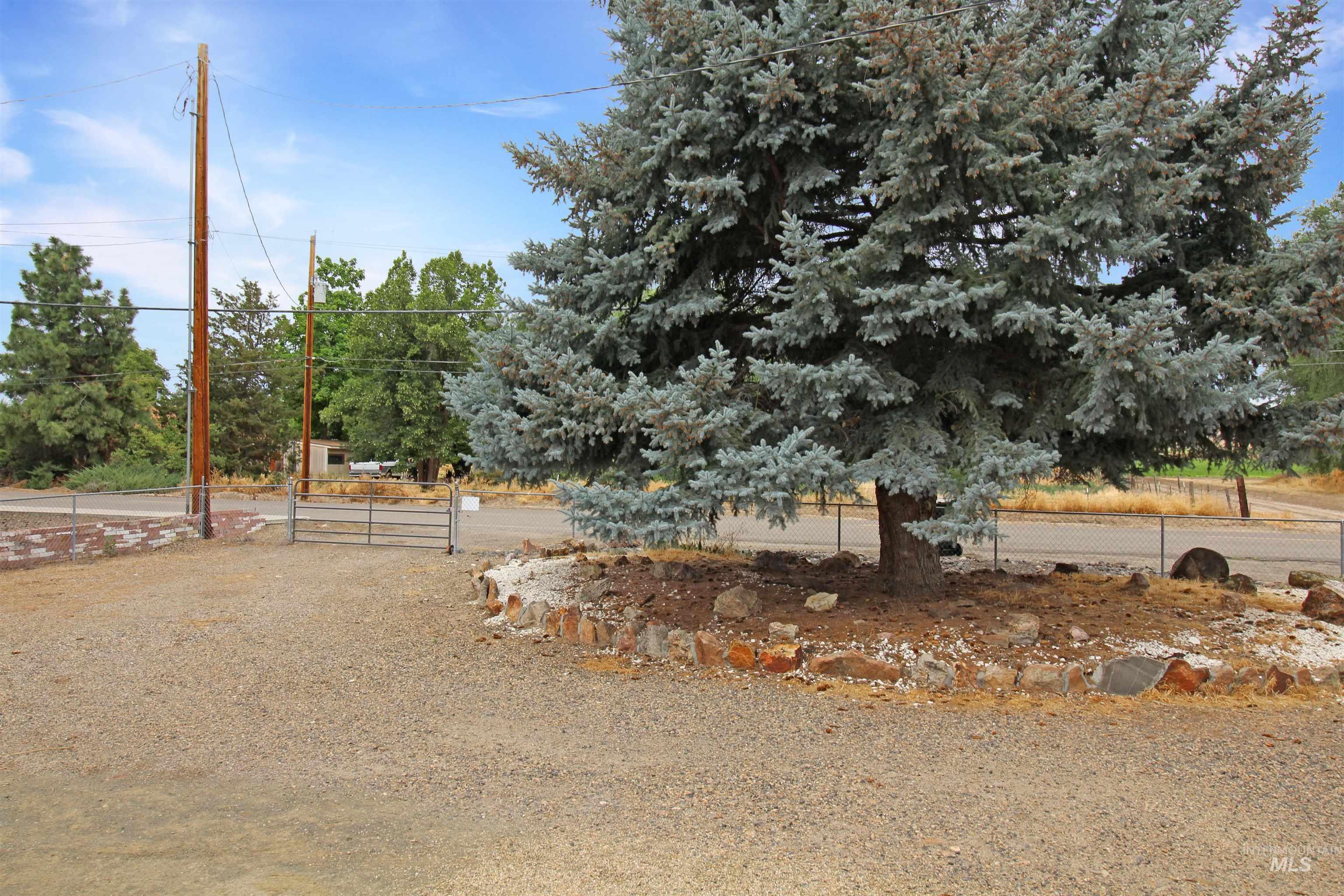 1265 Pioneer Property Photo 3