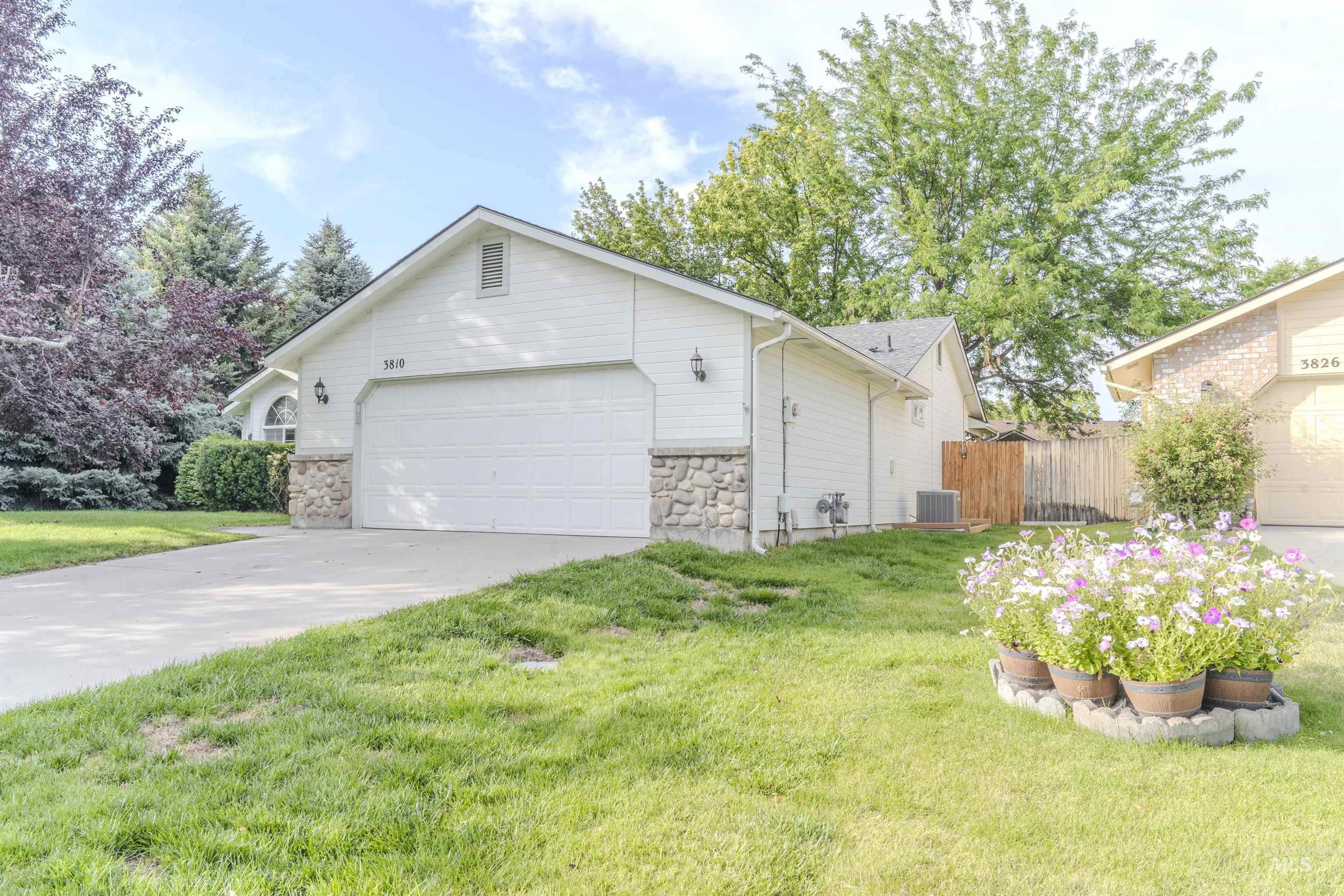 3810 E Anemone Property Photo 3