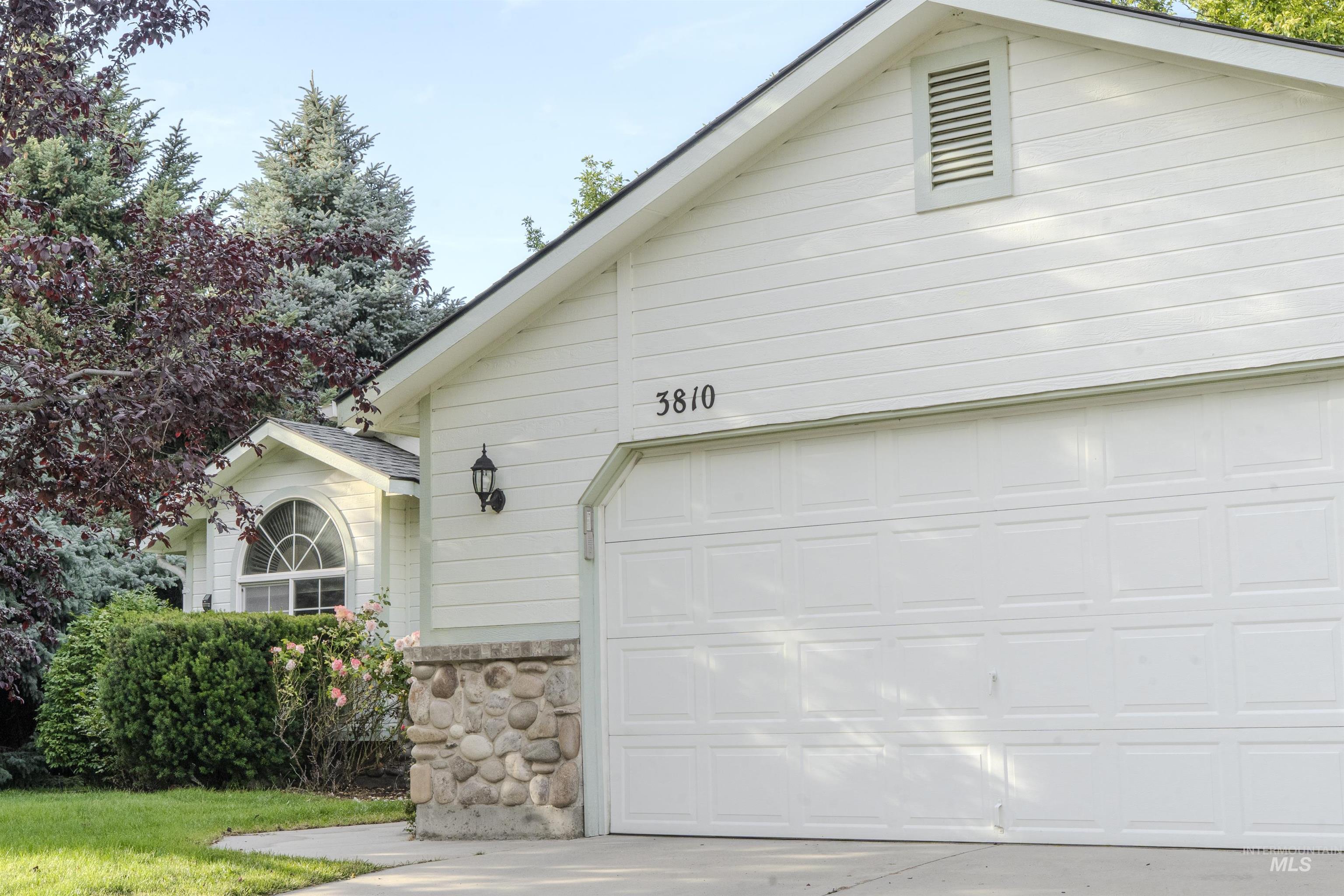 3810 E Anemone Property Photo 5