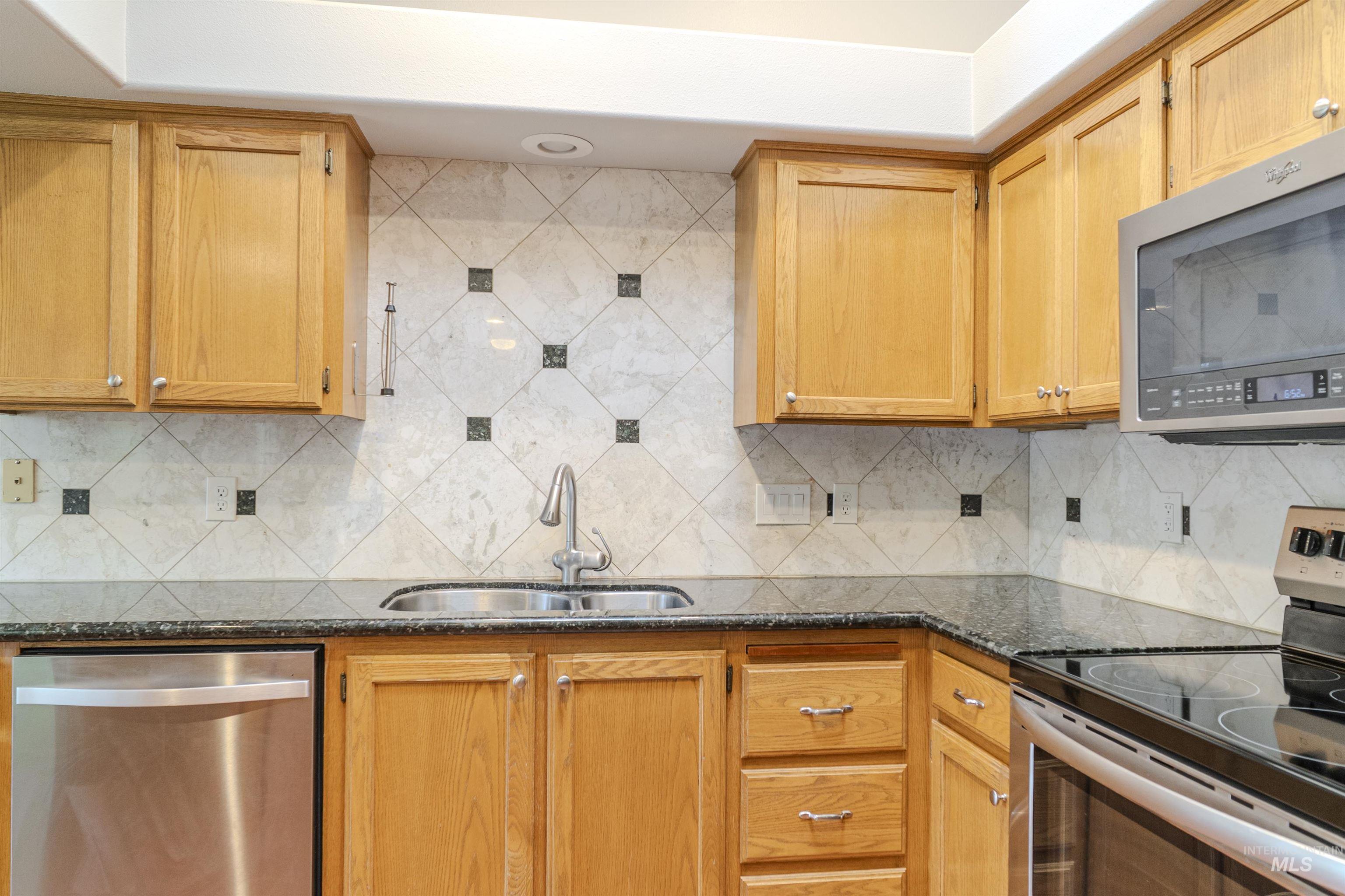 3810 E Anemone Property Photo 18